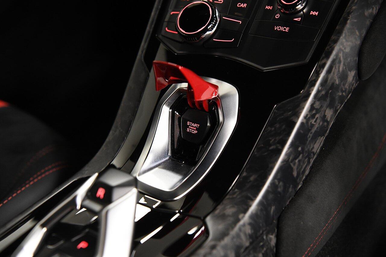 Lamborghini Huracan view 19
