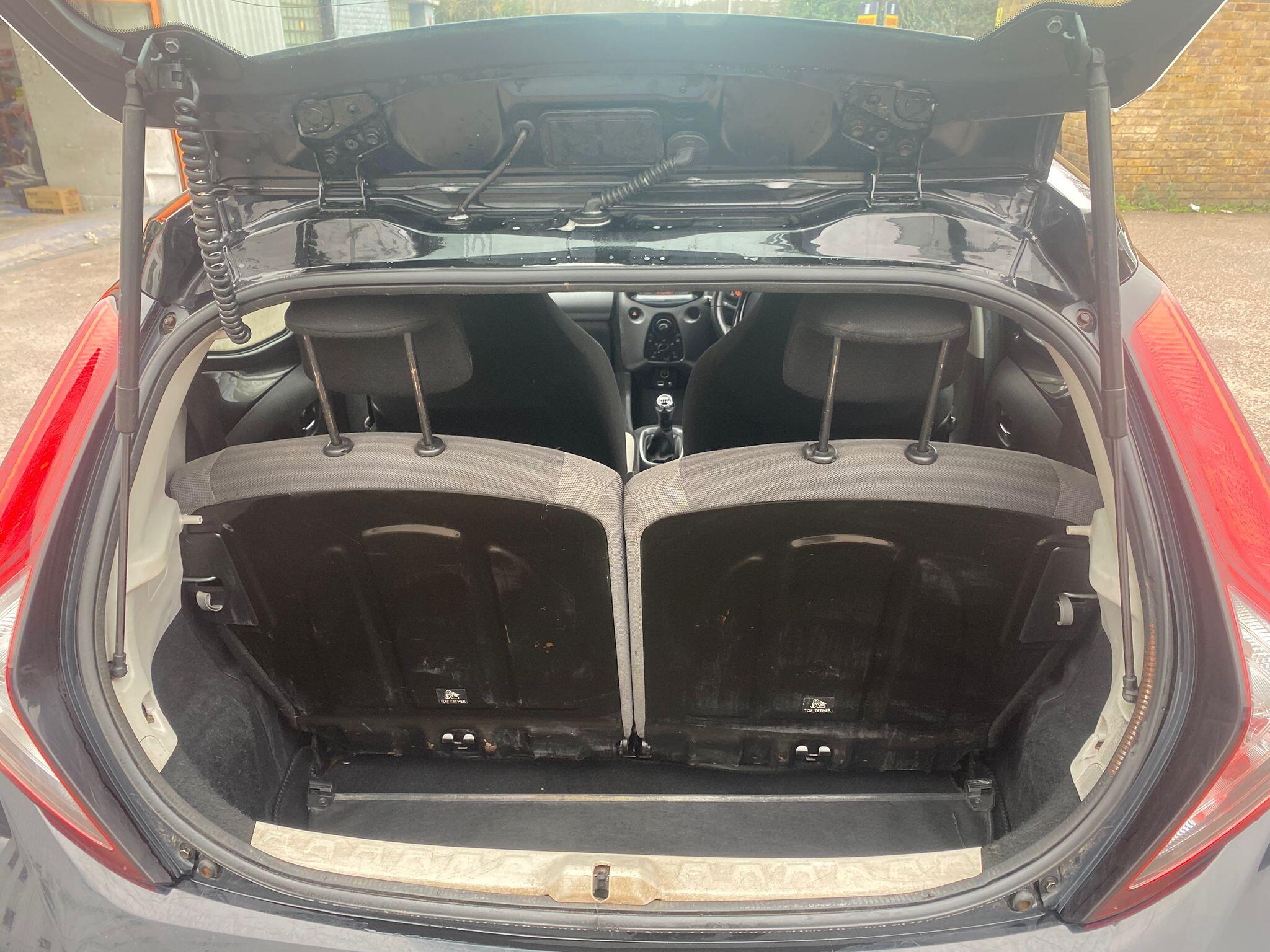 Toyota Aygo view 10