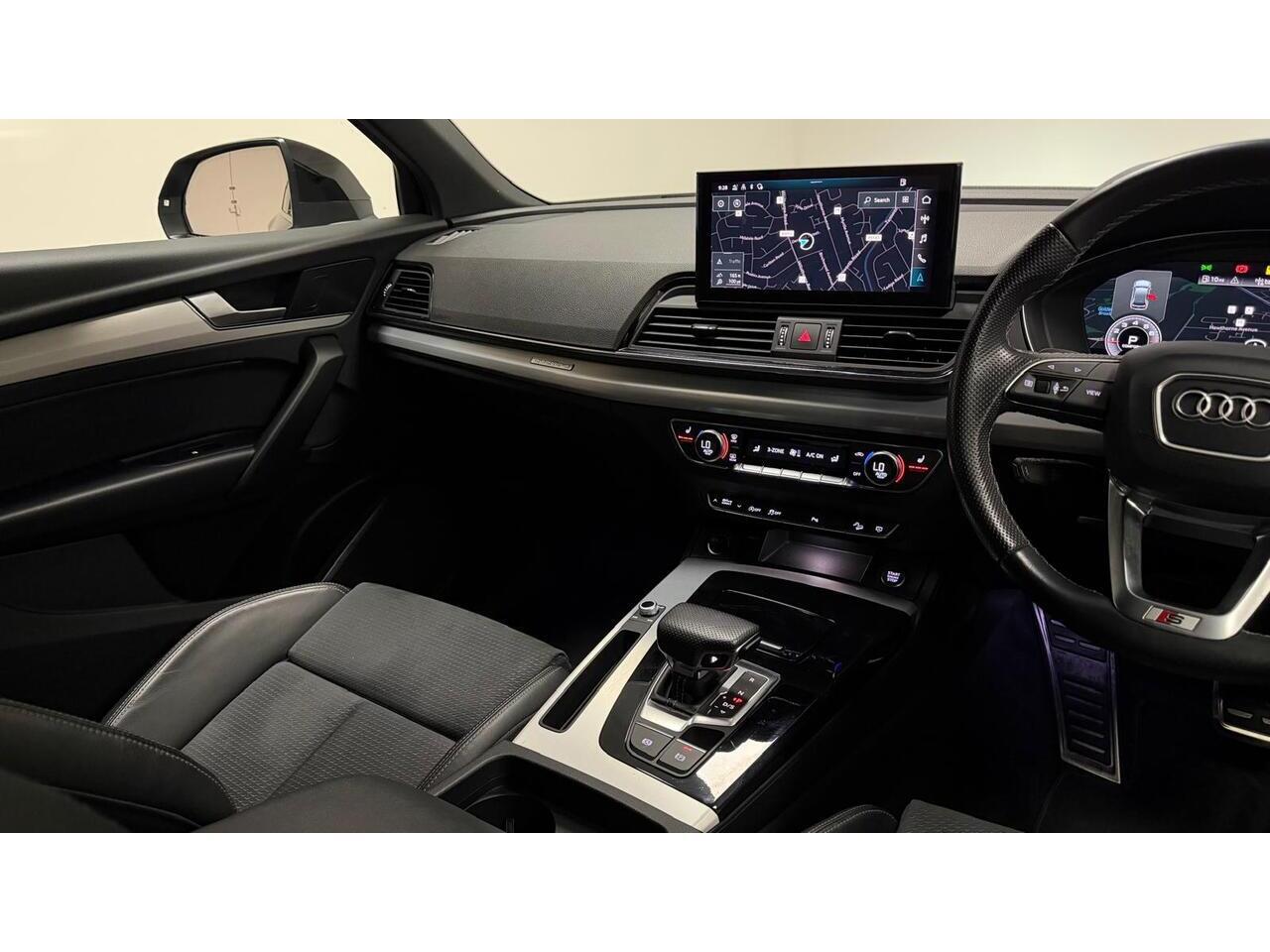 Audi Q5 view 17