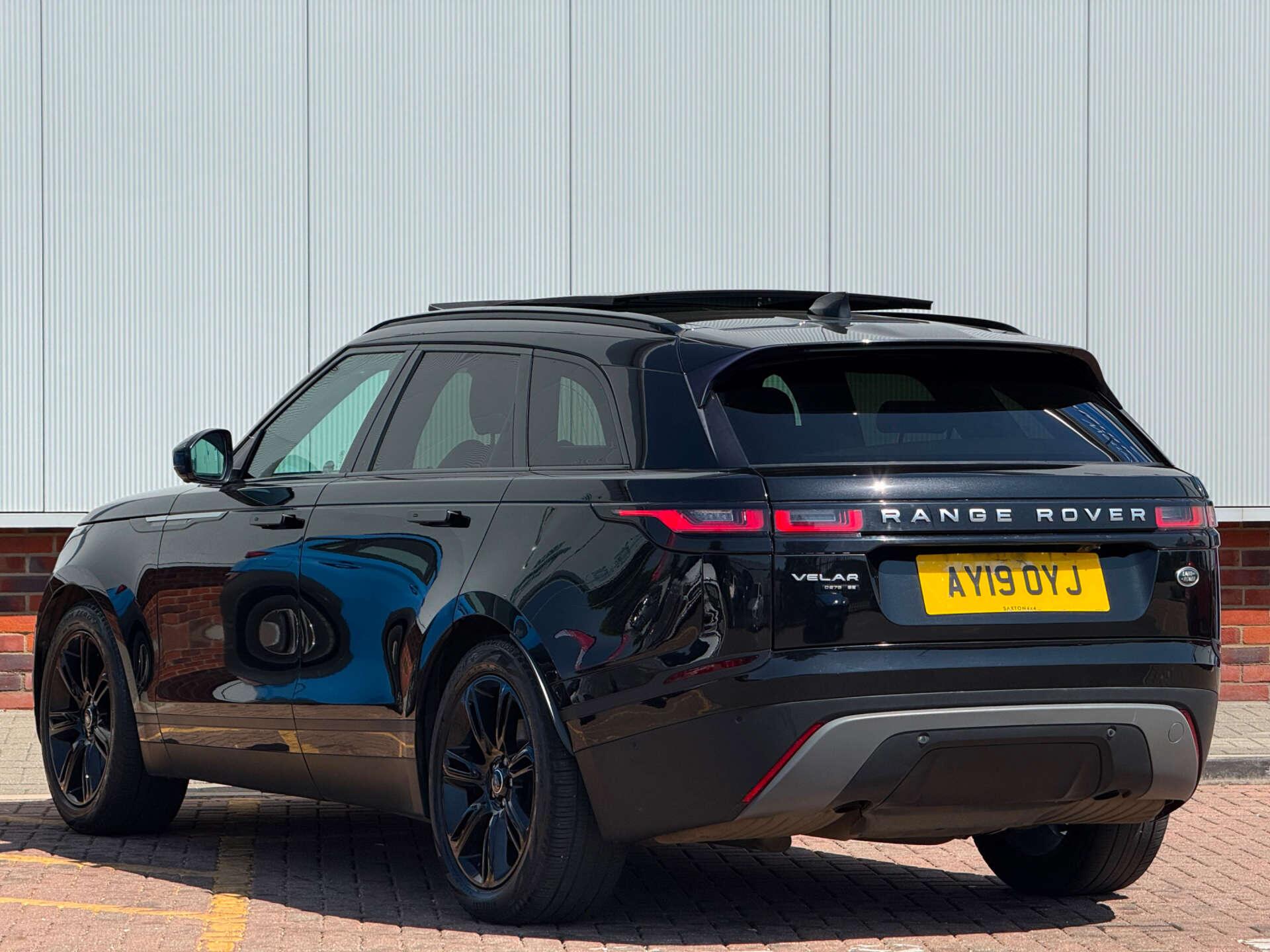 Land Rover Range Rover Velar view 4