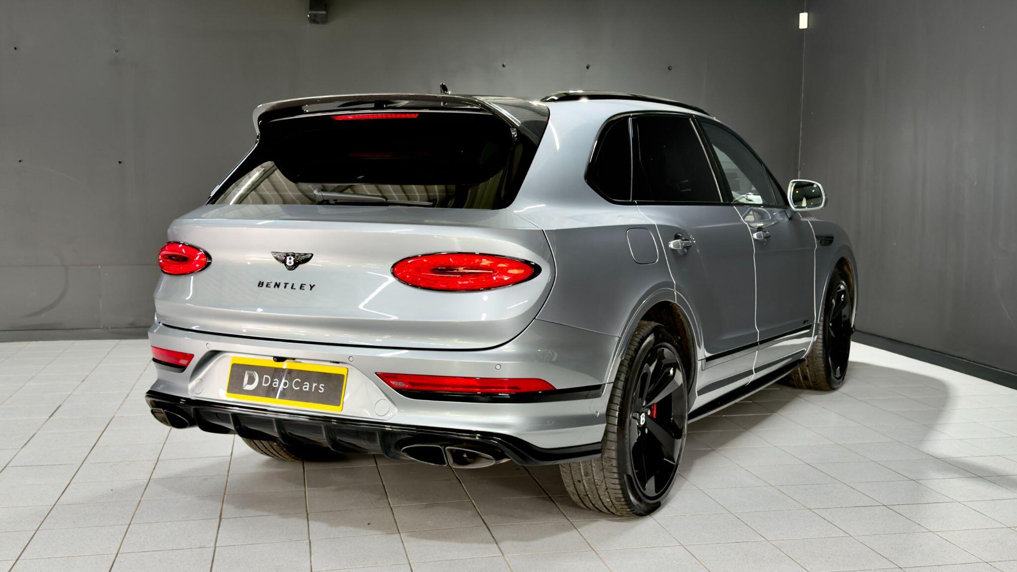 Bentley Bentayga view 26