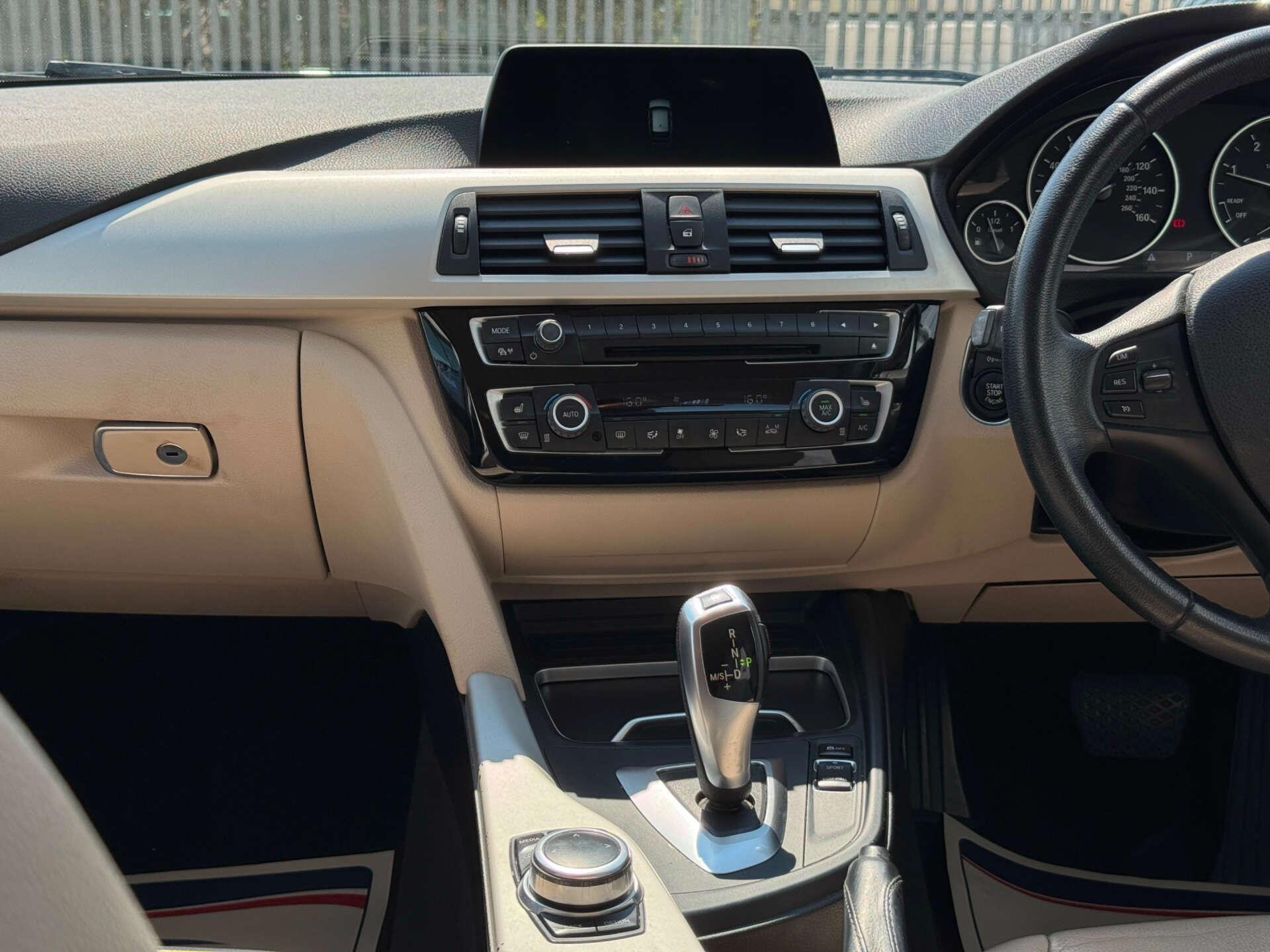 BMW 3 Series view 45