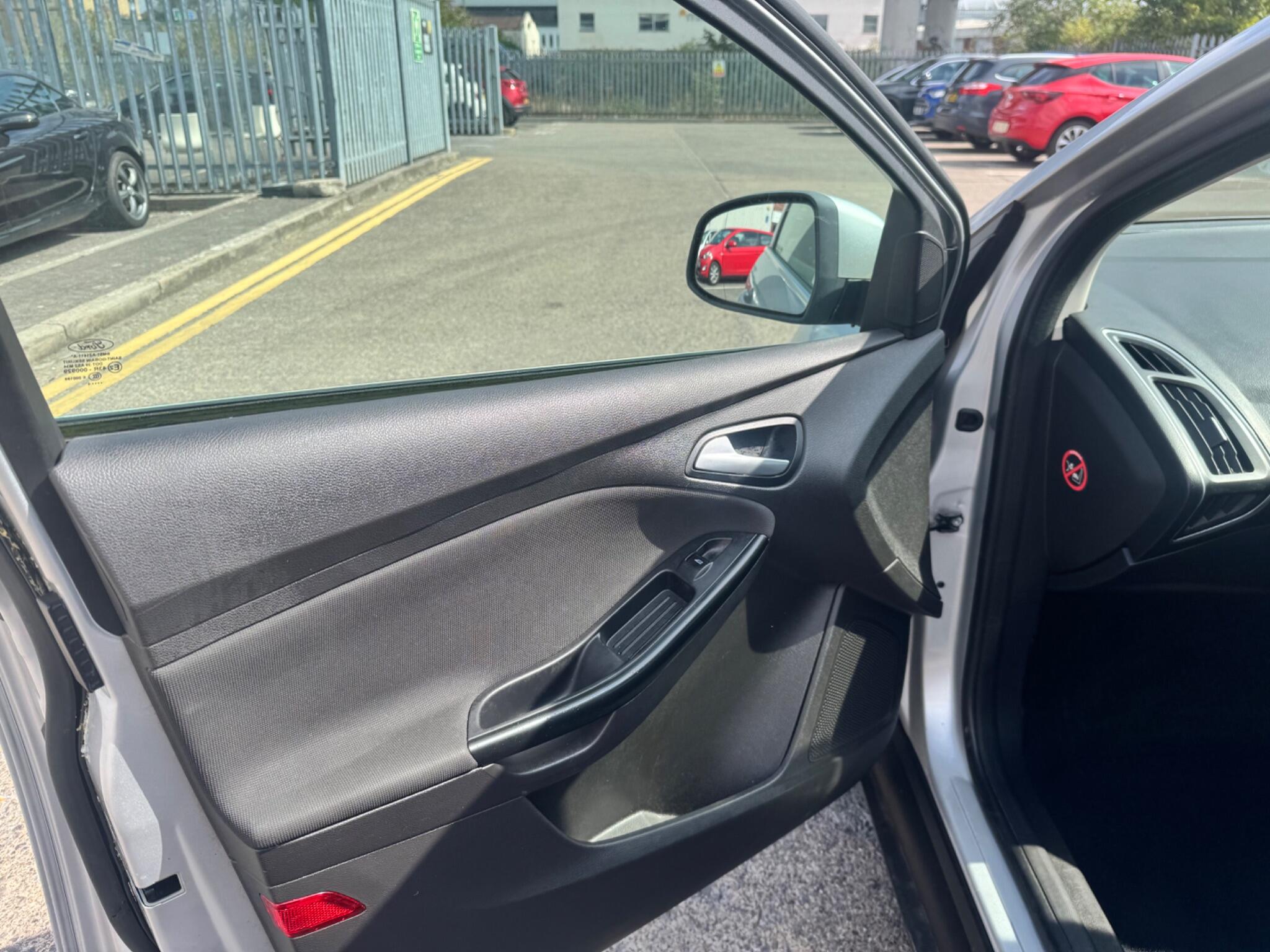 Ford Focus view 2