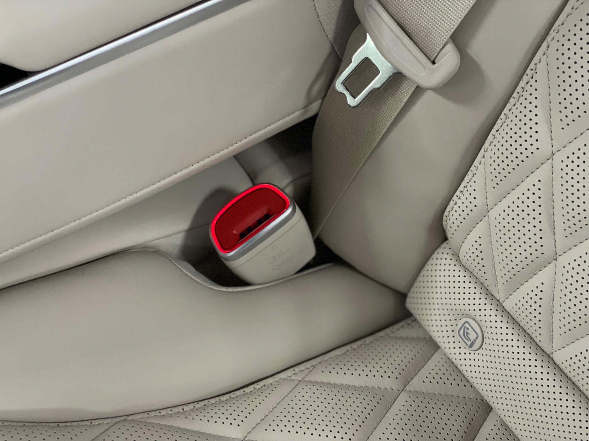Mercedes-Benz S-Class view 17
