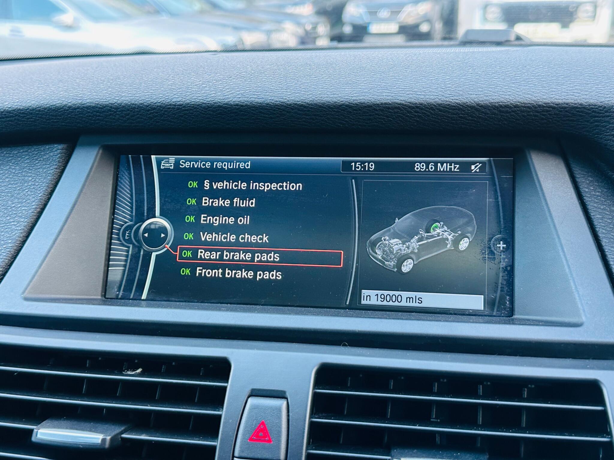 BMW X6 view 42