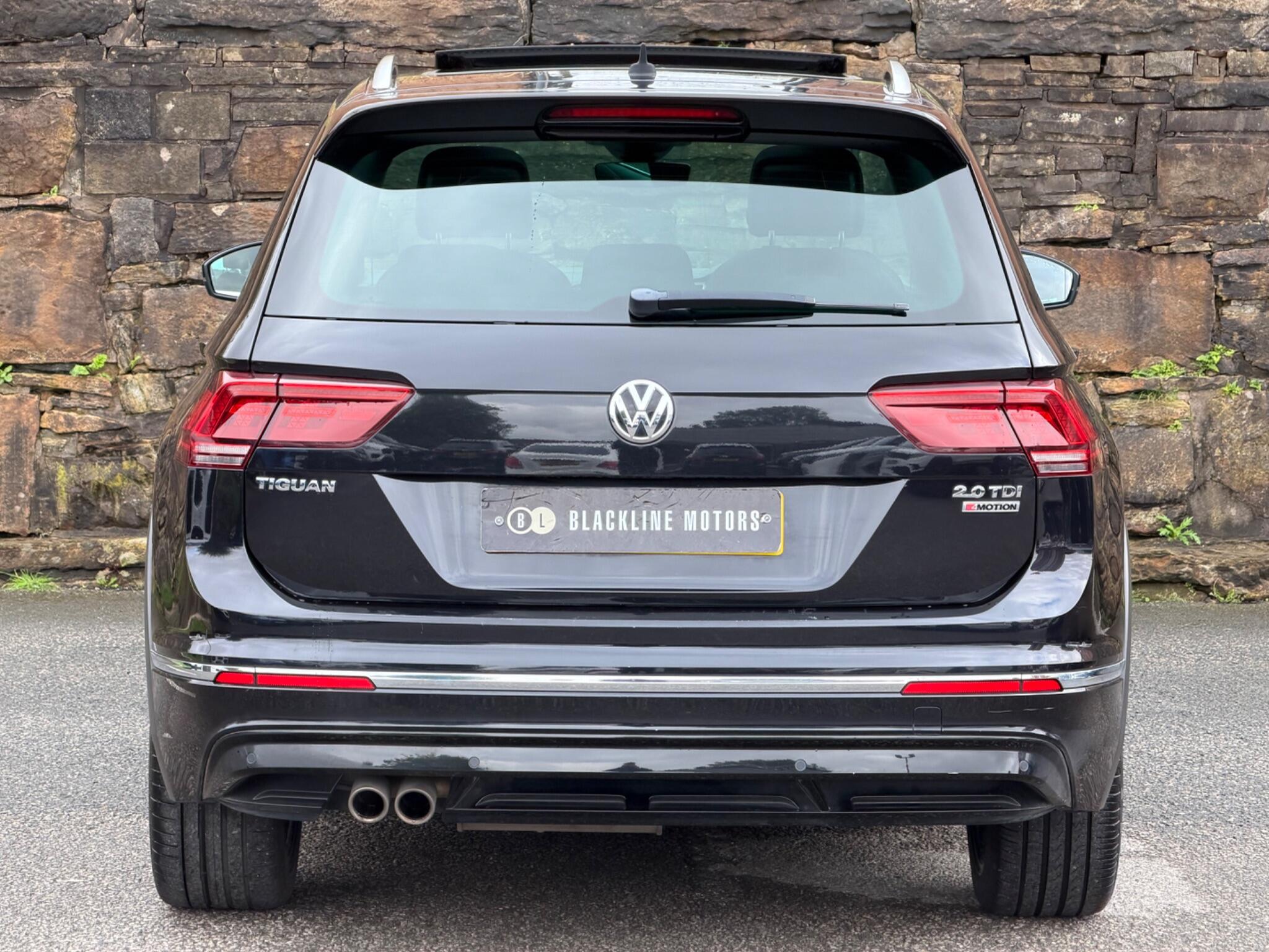 Volkswagen Tiguan view 6