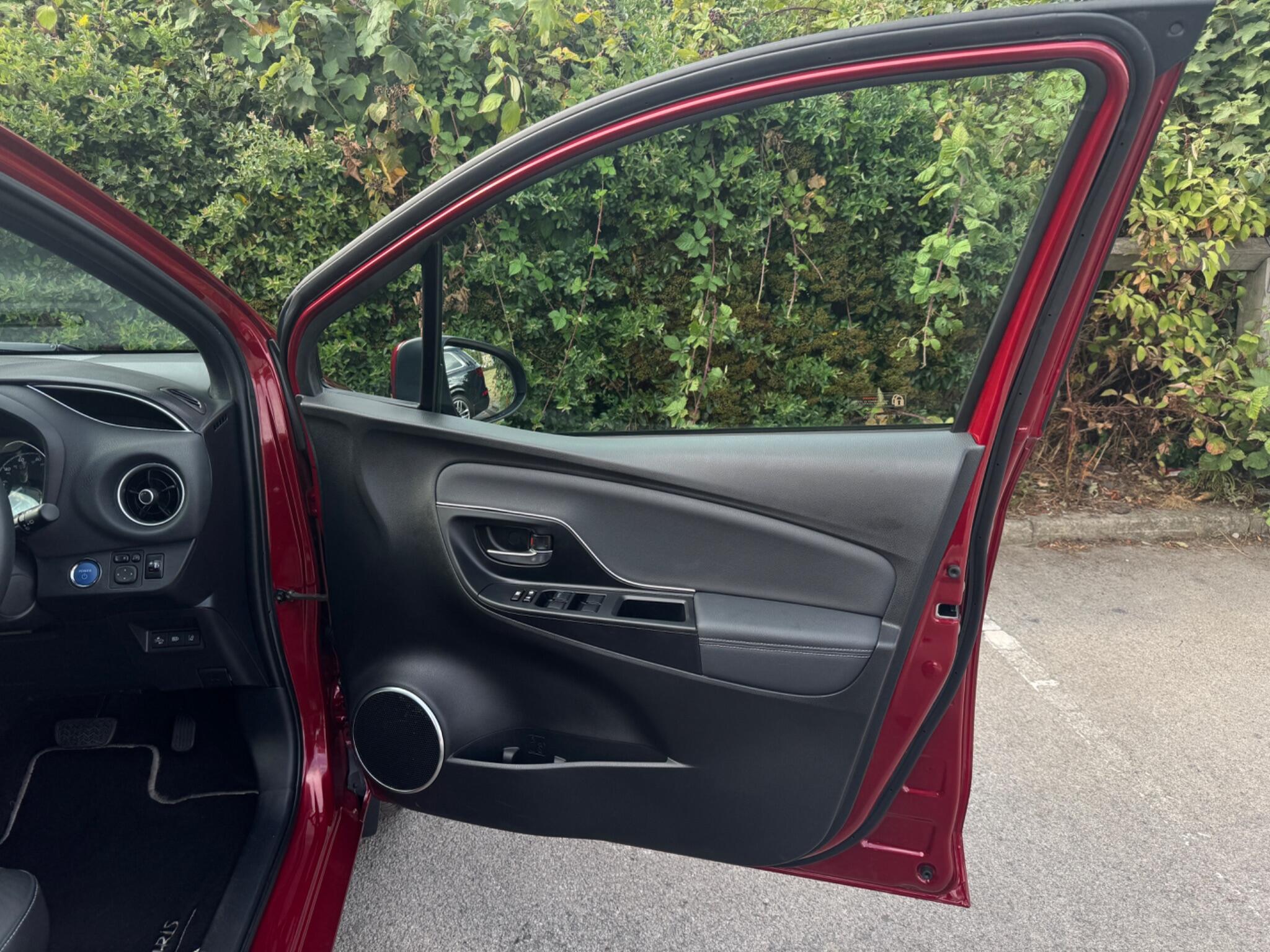 Toyota Yaris view 34