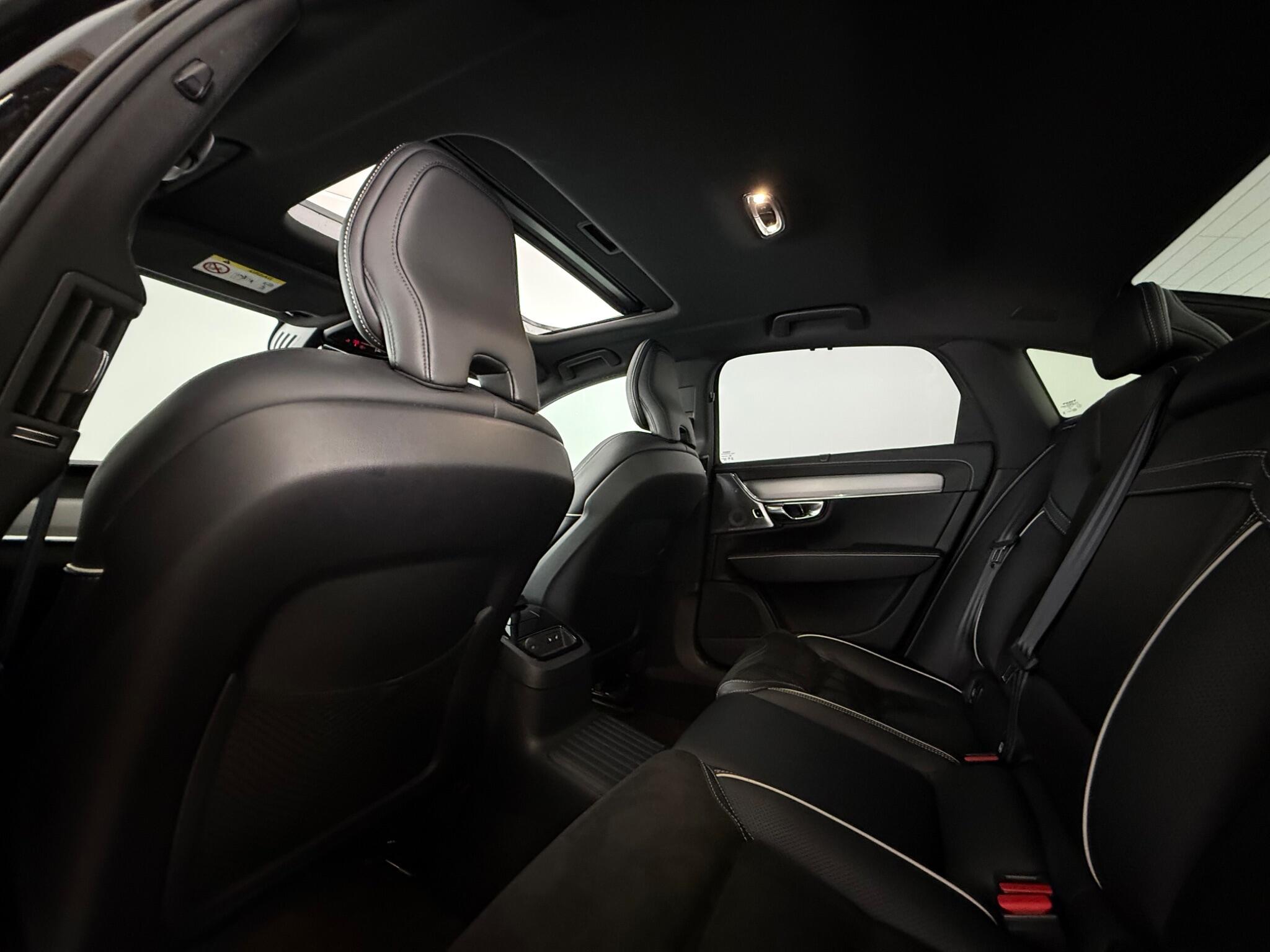 Volvo S90 view 34