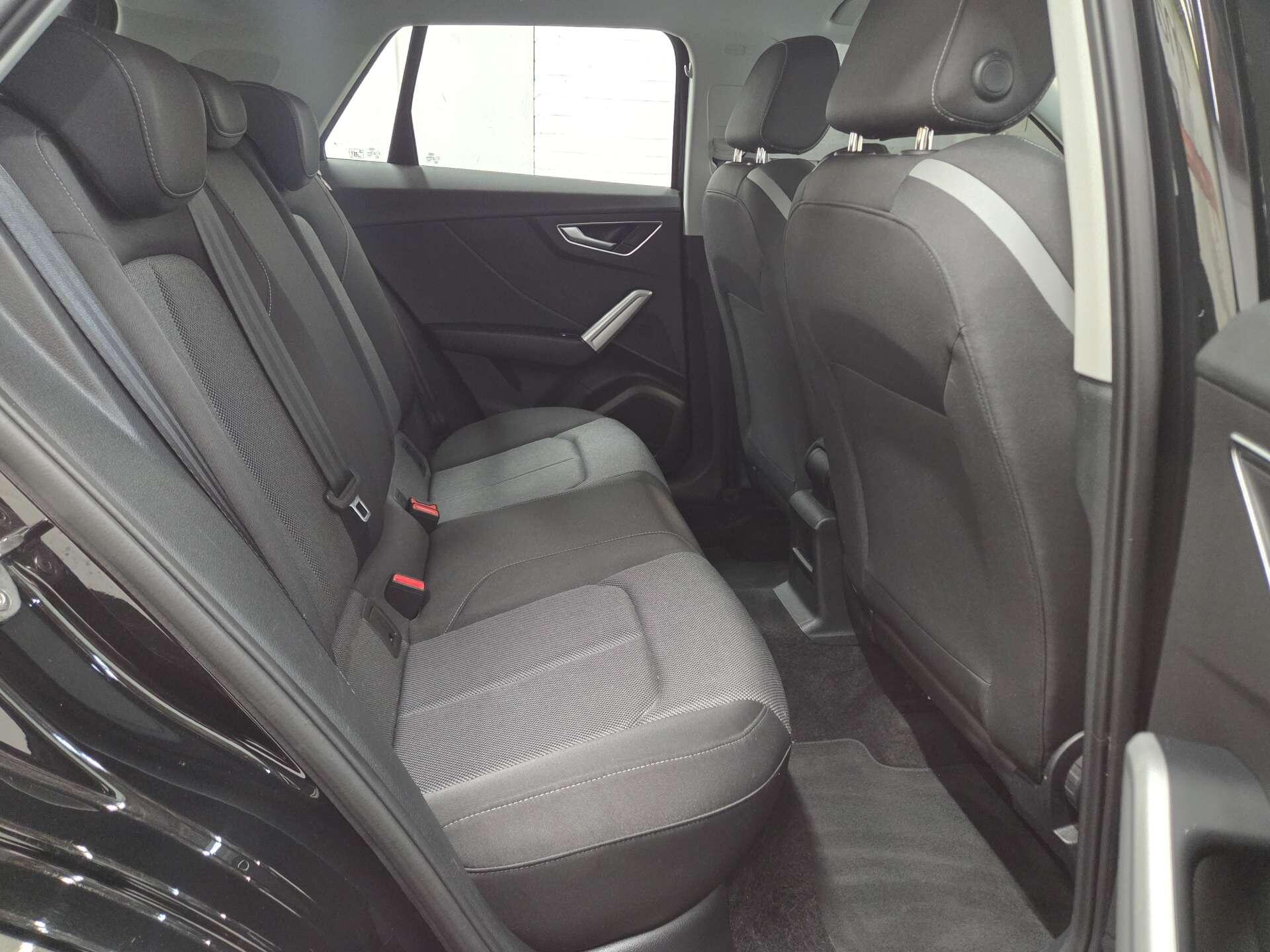 Audi Q2 view 24