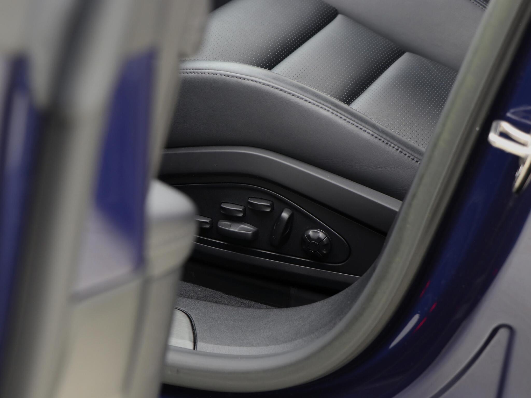 Porsche Taycan view 27