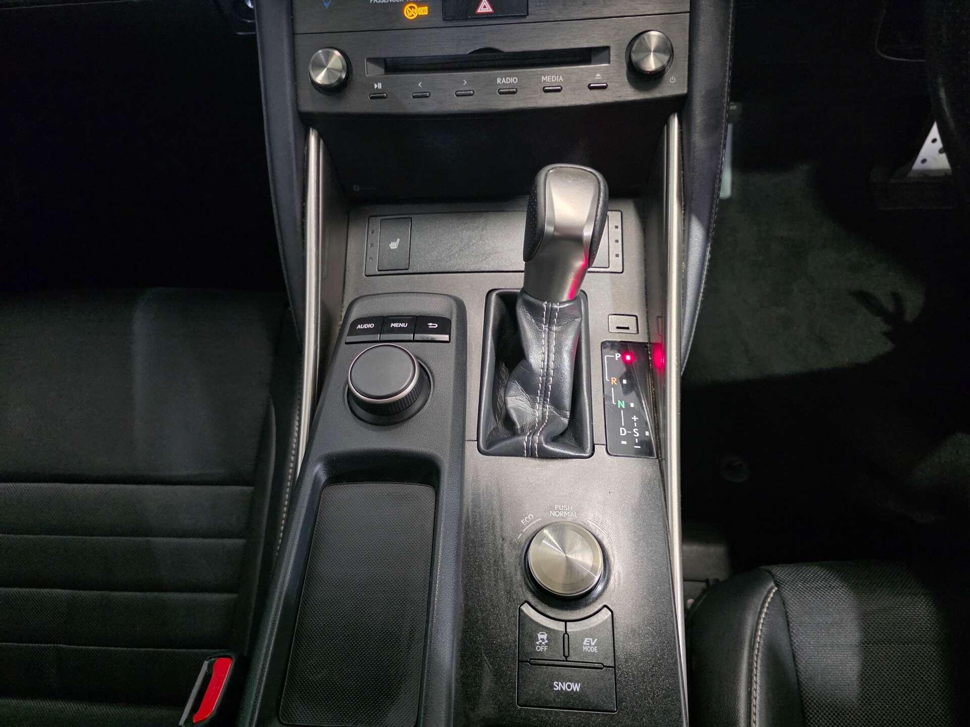 Lexus Is view 23