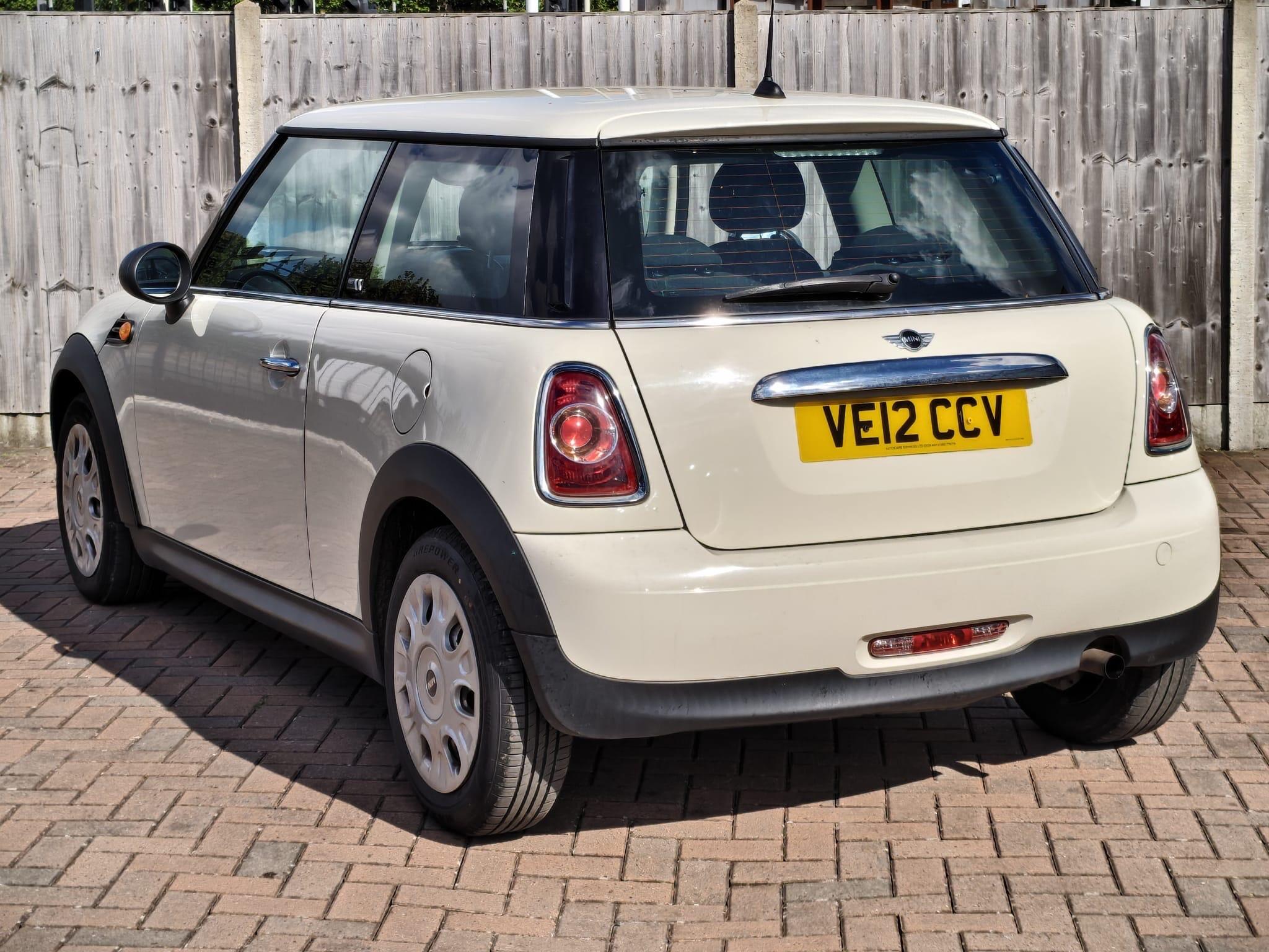 Mini Hatch view 8