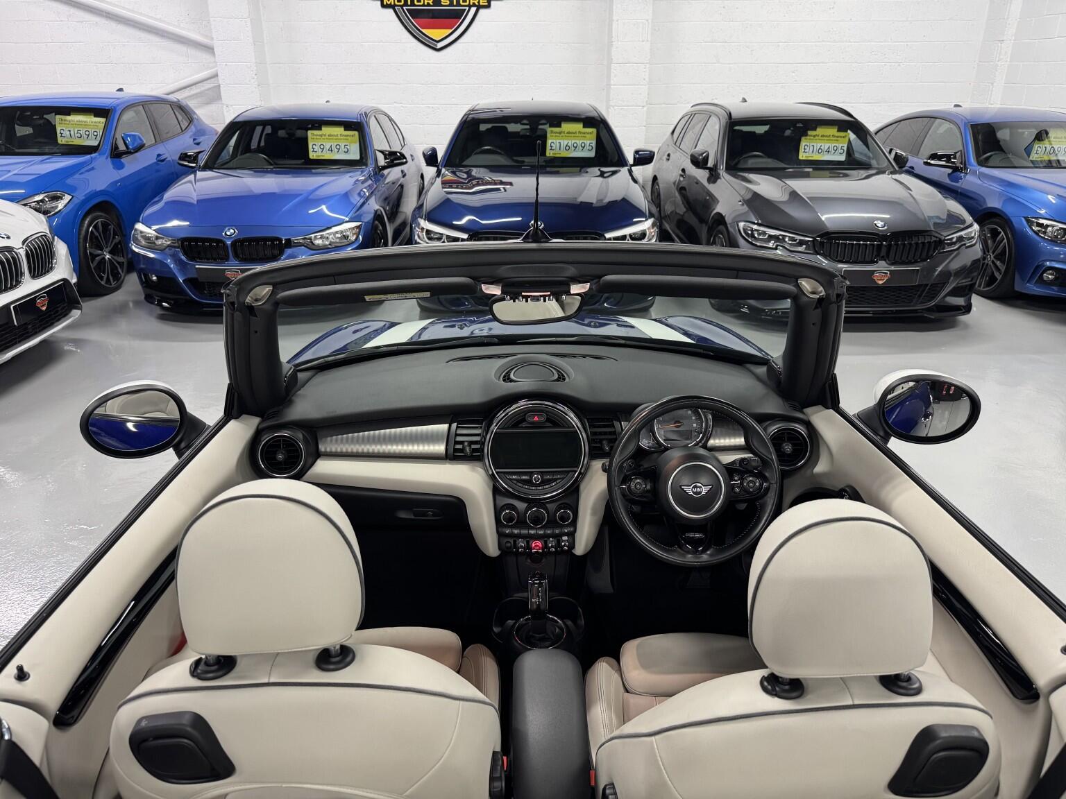 Mini Convertible view 3