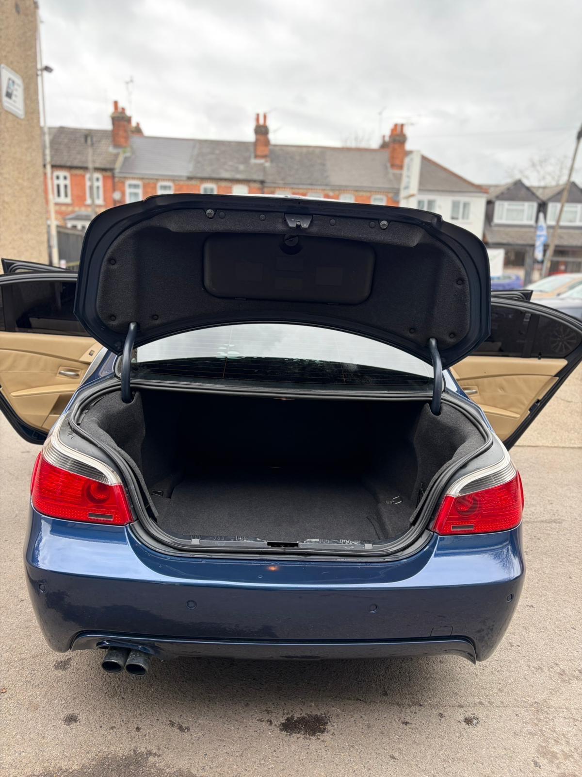 2004 BMW 5 Series 3.0 530d Sport Auto Euro 4 4dr image 6