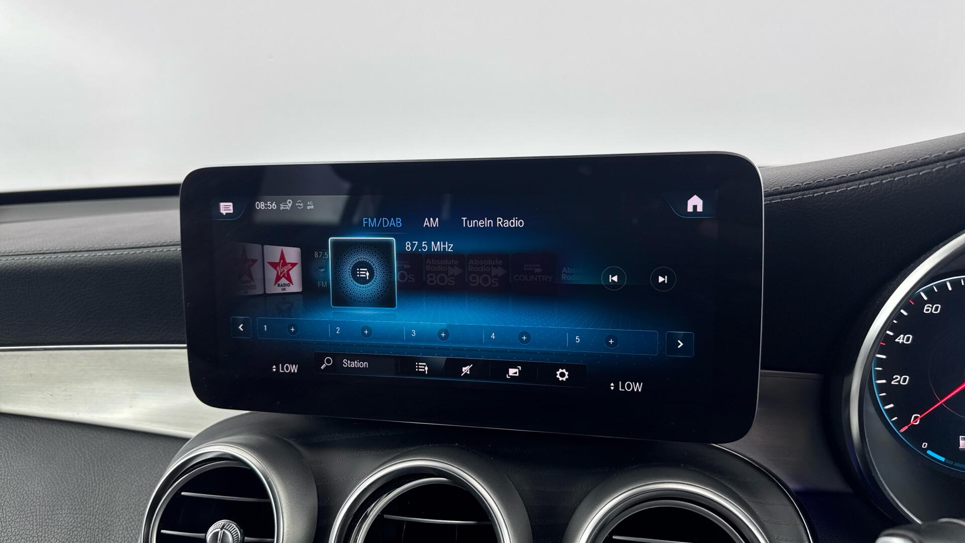 Mercedes-Benz GLC view 33
