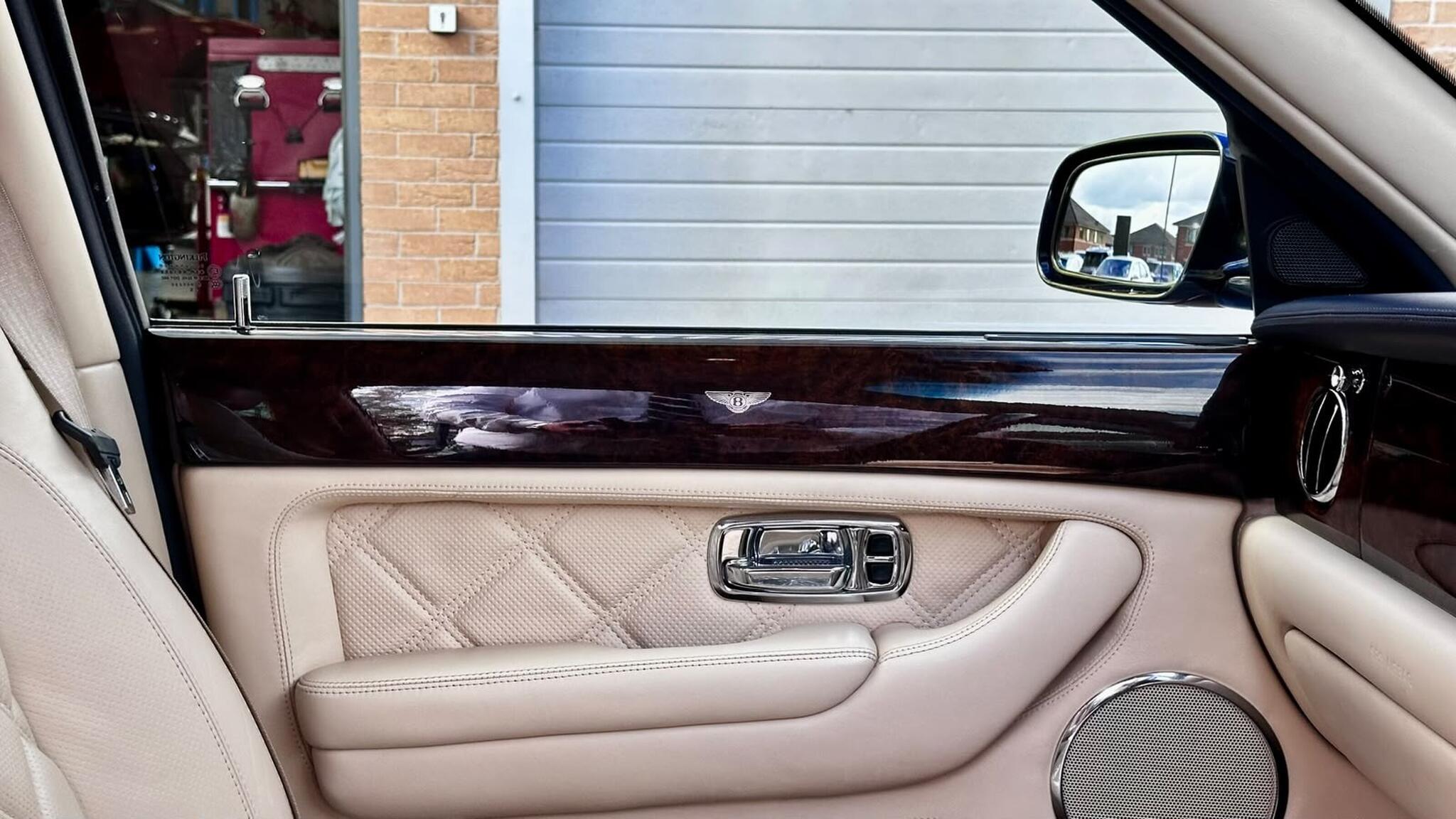 Bentley Arnage view 50