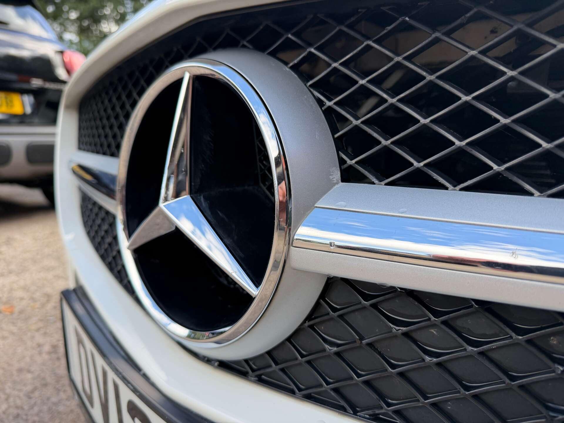 Mercedes-Benz SLK view 10