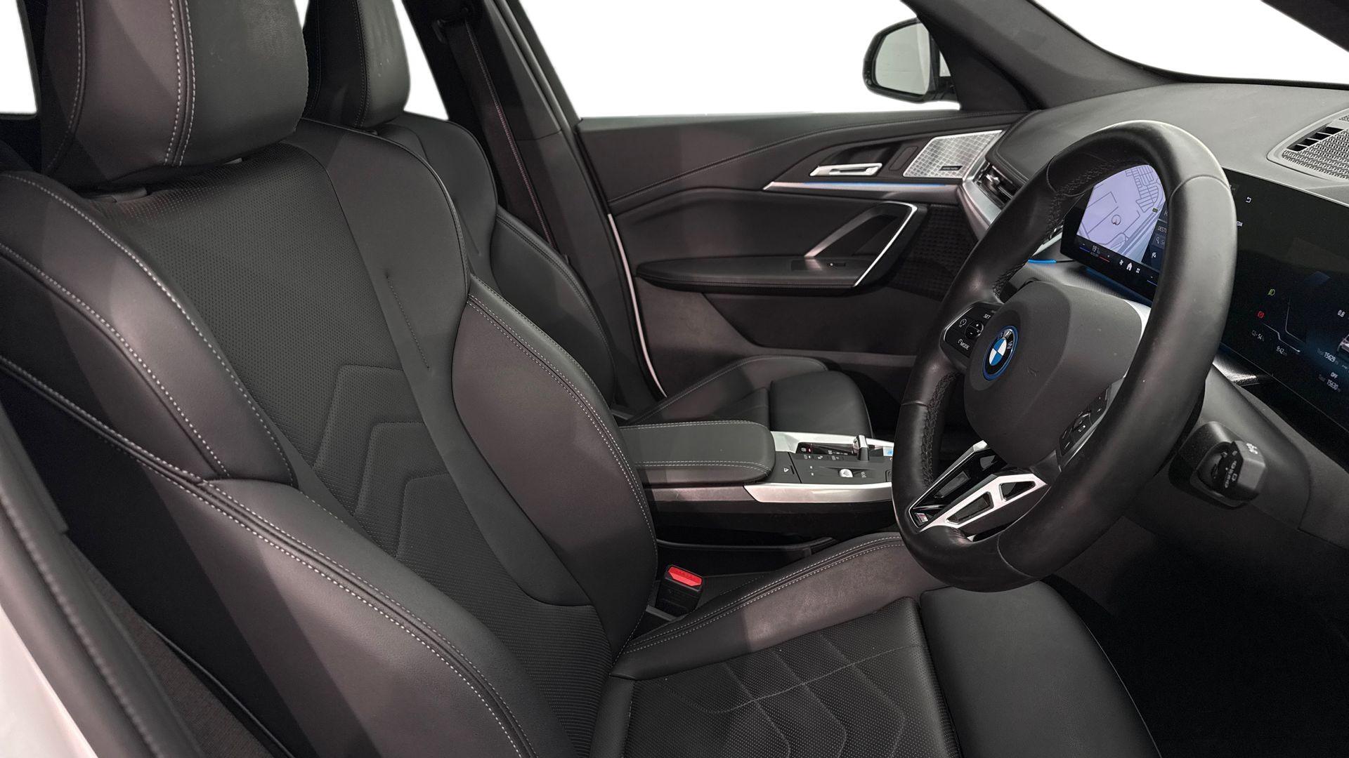 BMW iX1 view 11