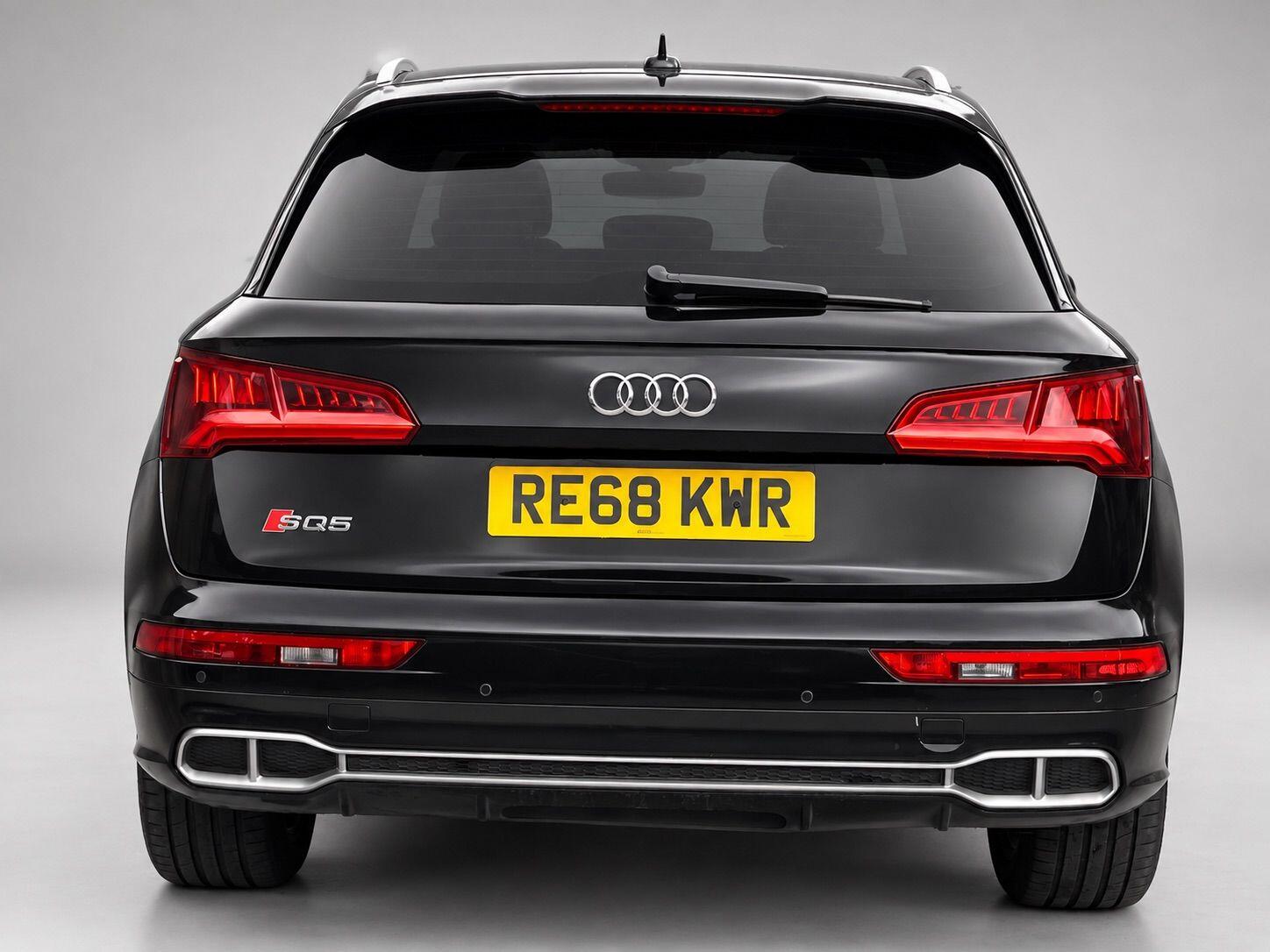 Audi SQ5 view 12