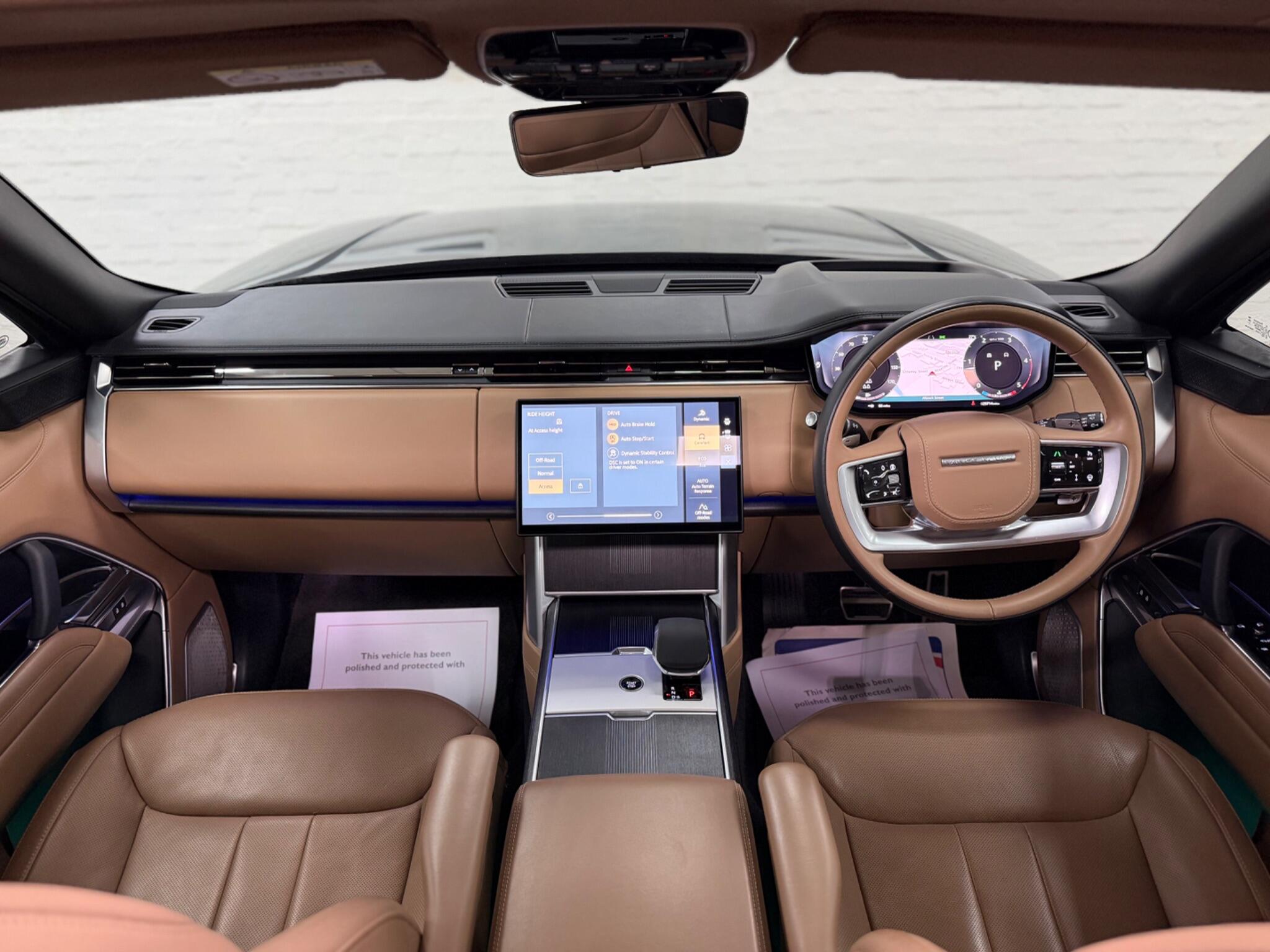 Land Rover Range Rover view 2