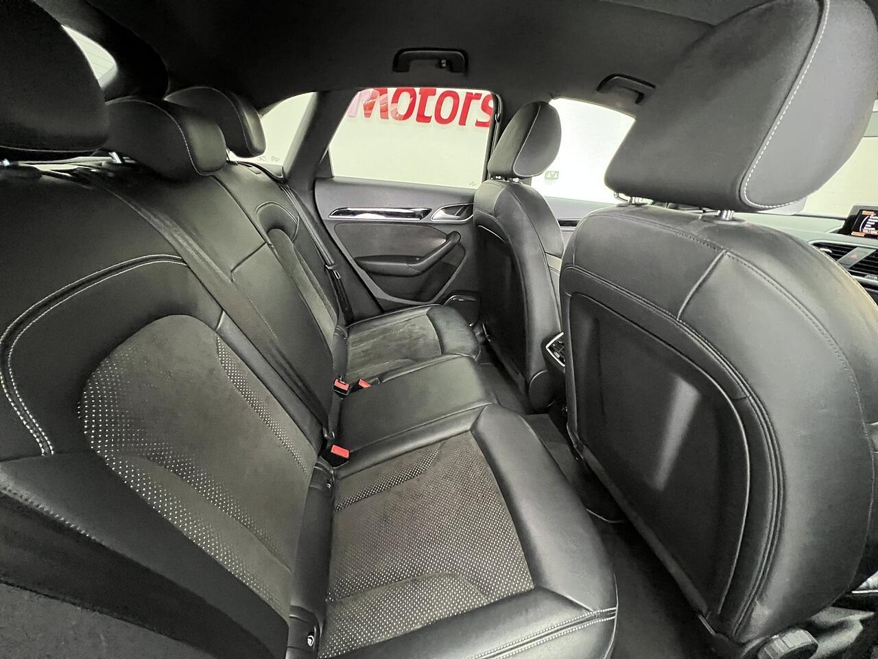 Audi Q3 view 15