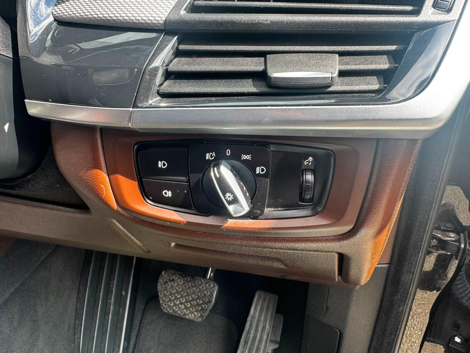 BMW X5 view 22