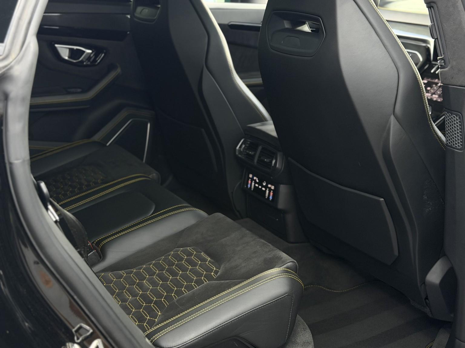 Lamborghini Urus view 58