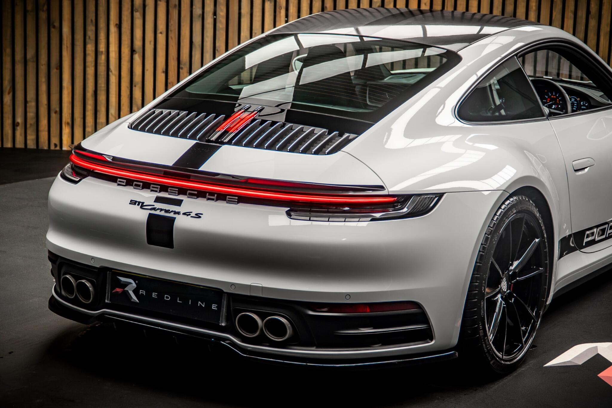 Porsche 911 view 22