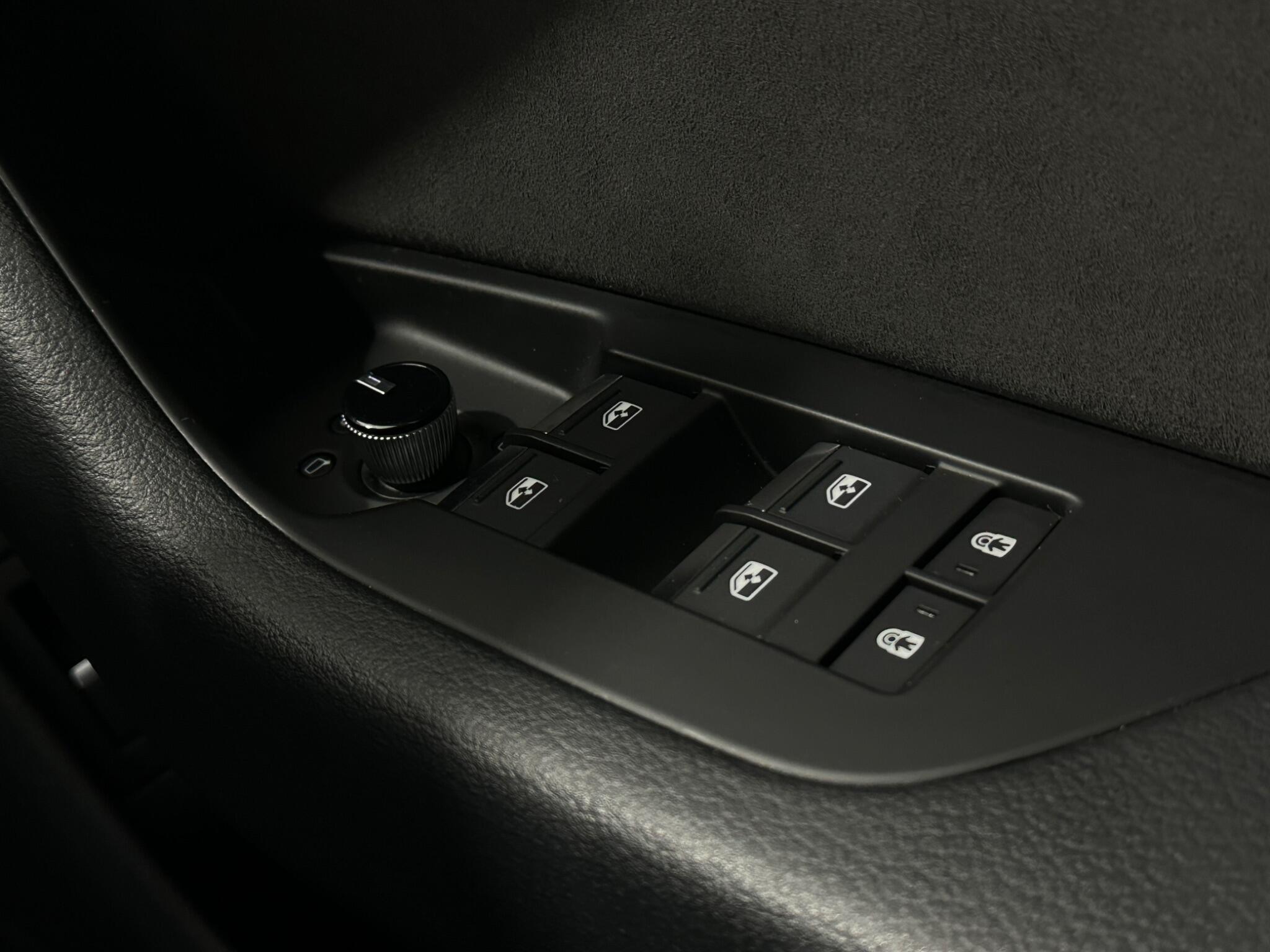 Audi A6 Avant view 18