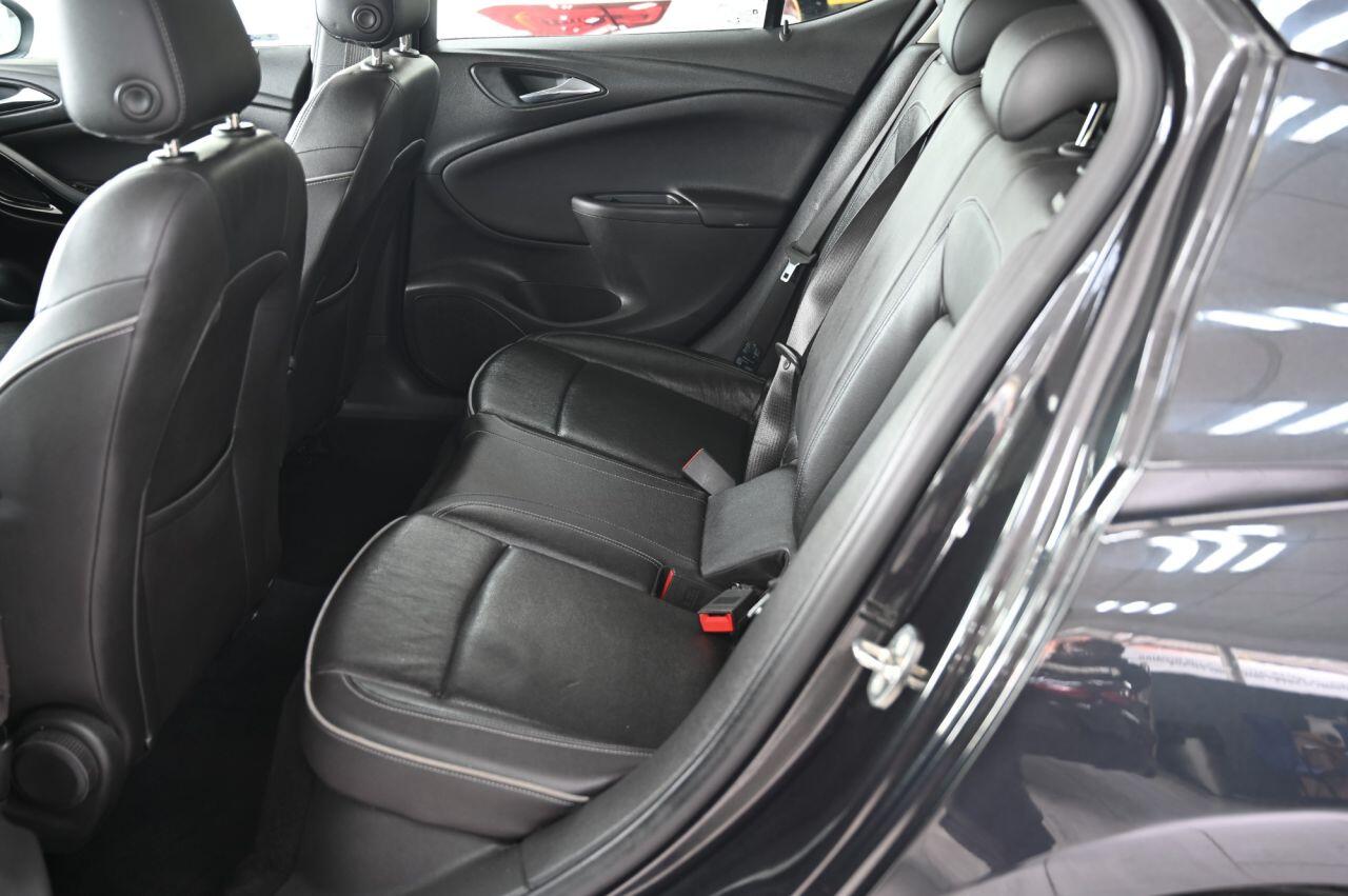 Vauxhall Astra view 15
