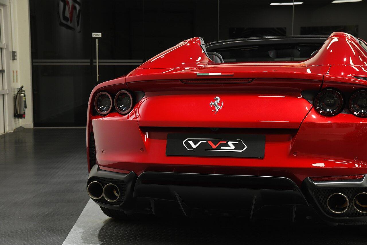 Ferrari 812 view 45