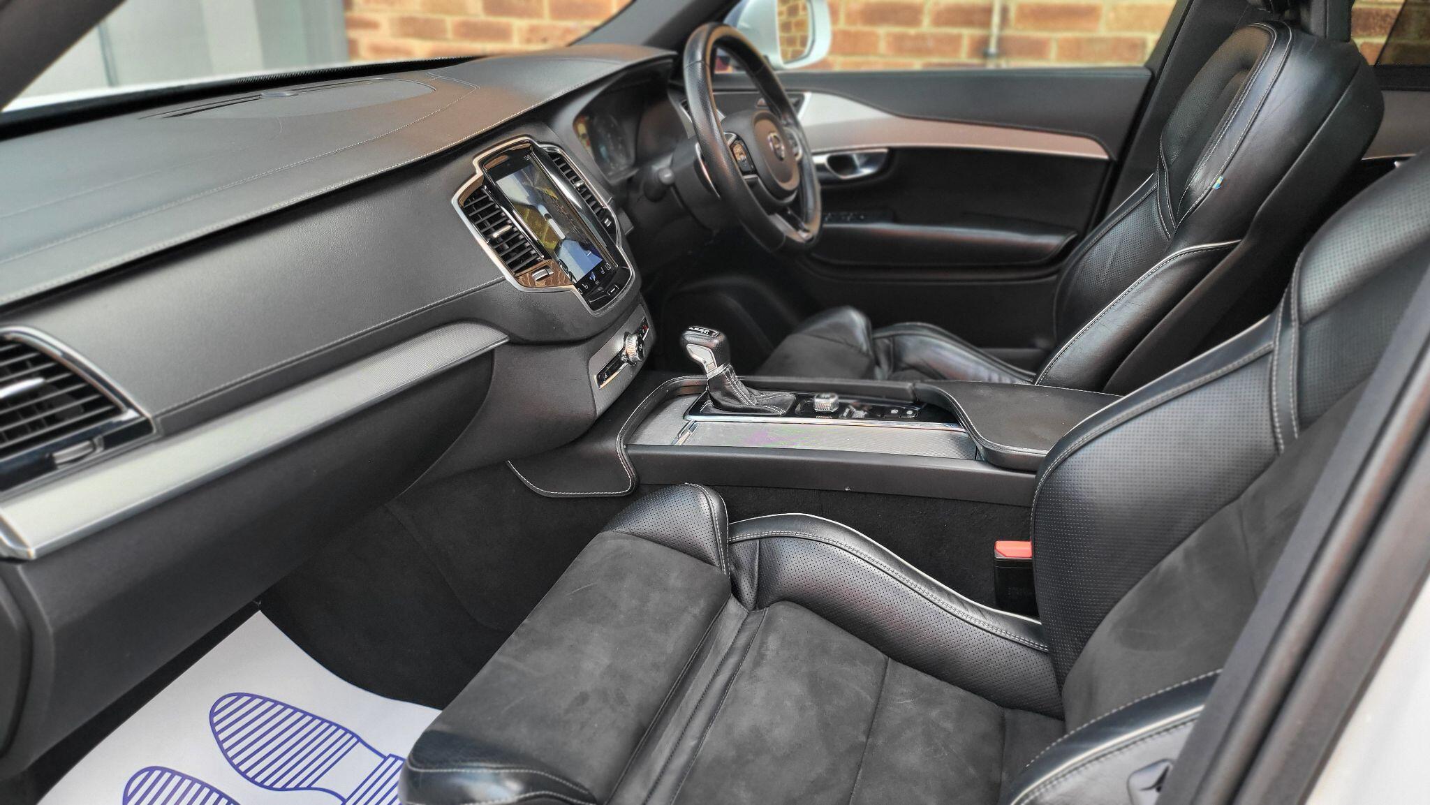 Volvo XC90 view 35