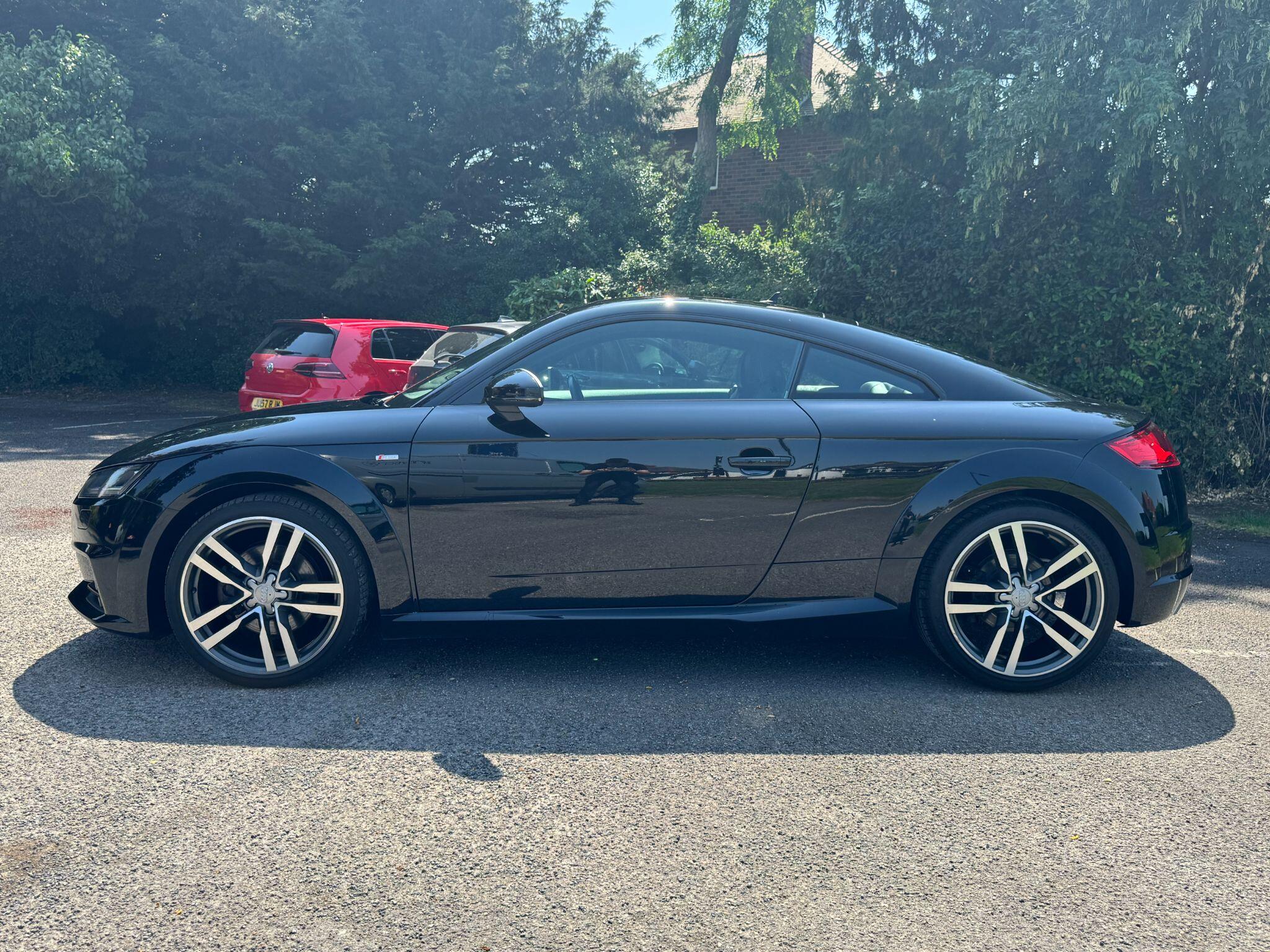 Audi TT view 4