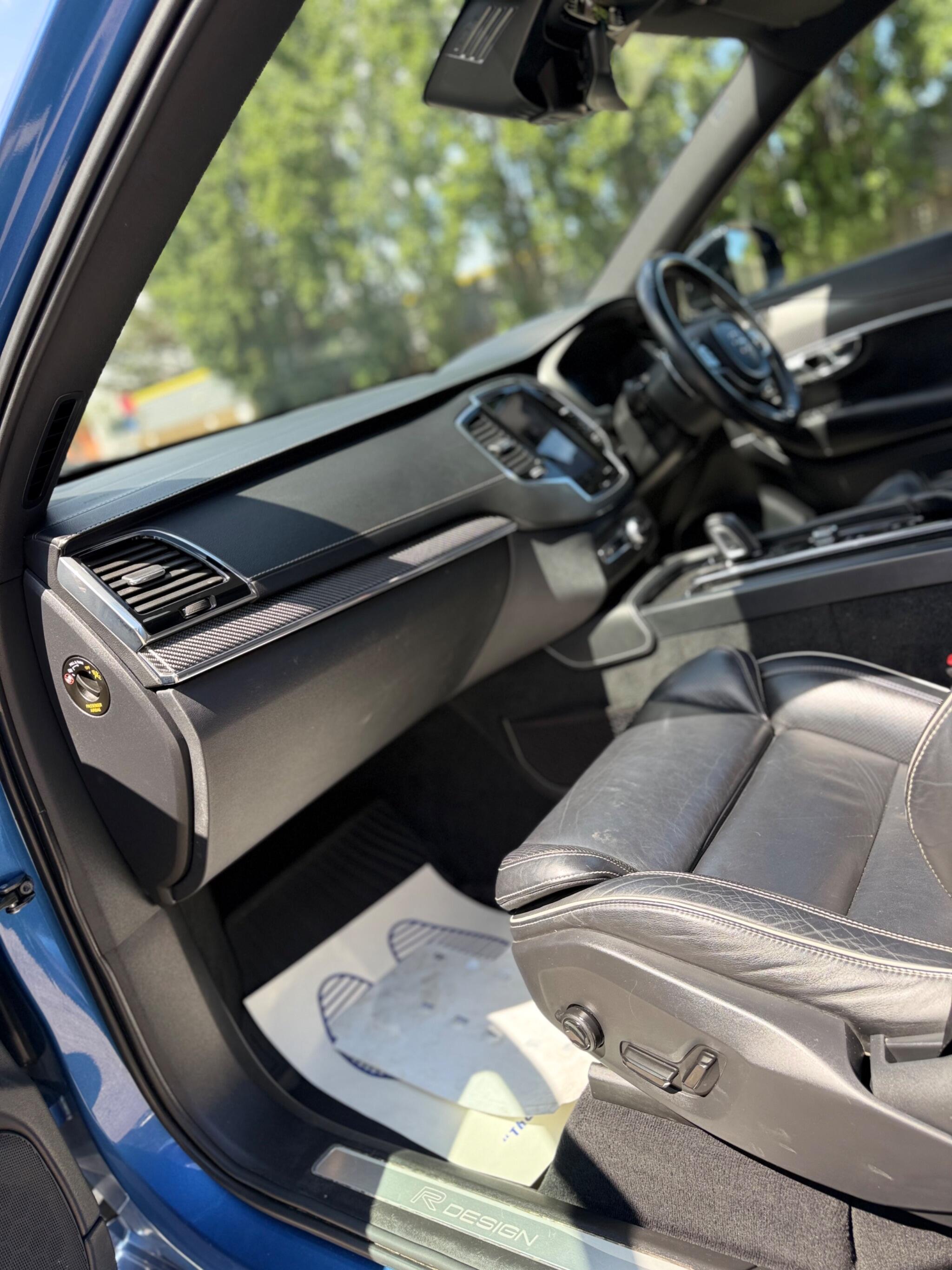 Volvo XC90 view 42