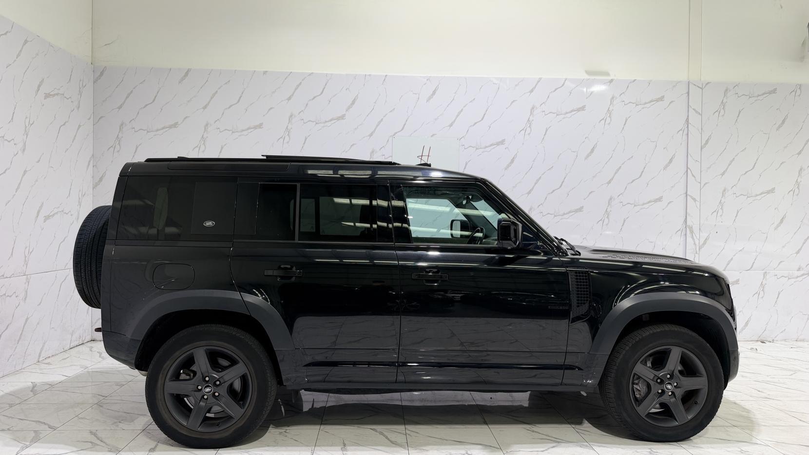 Land Rover Defender view 42