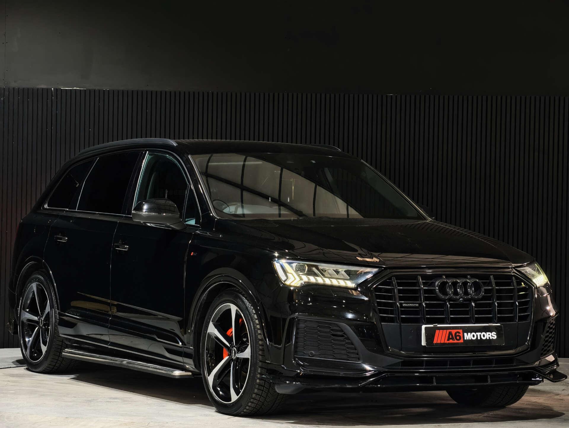 Audi Q7 view 8