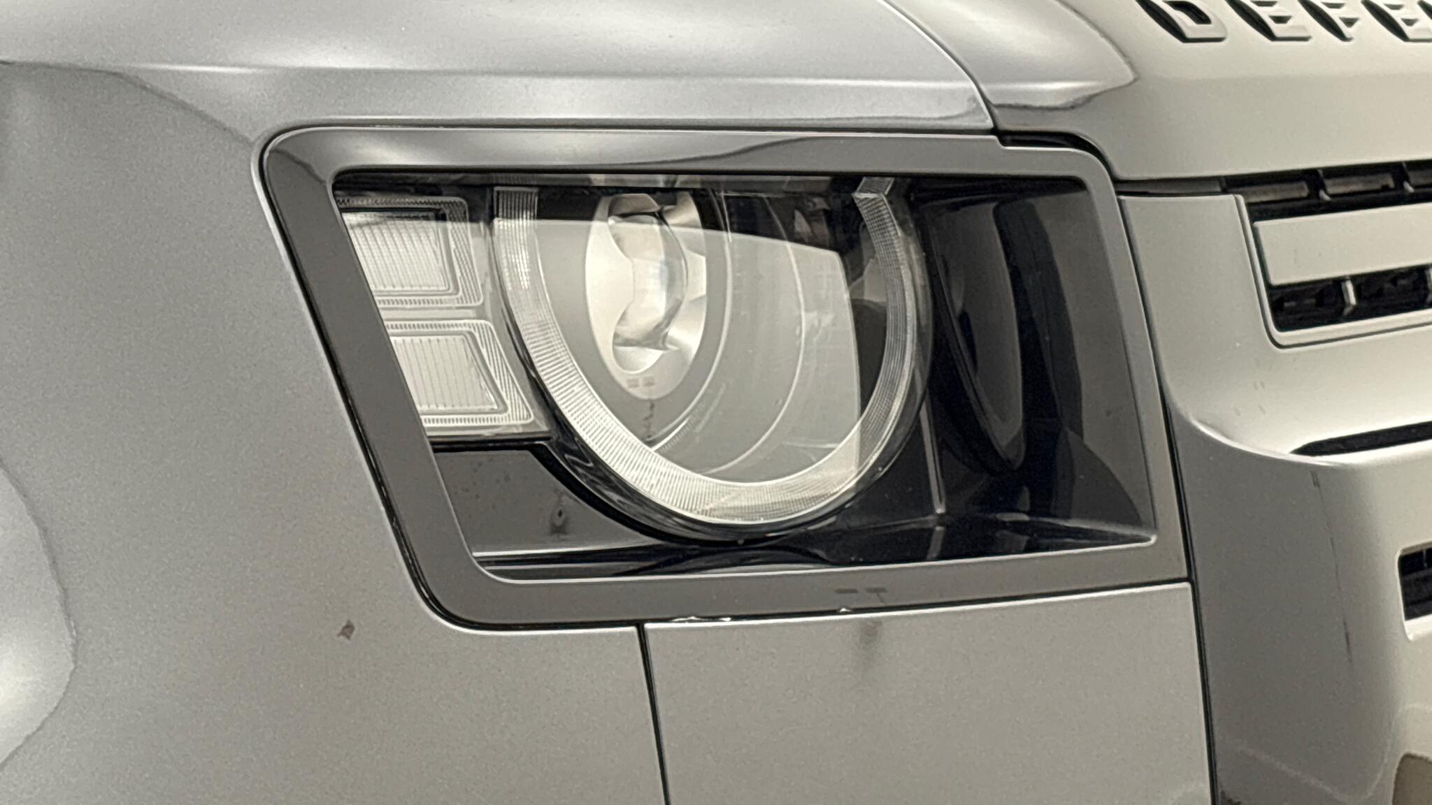 Land Rover Defender view 17