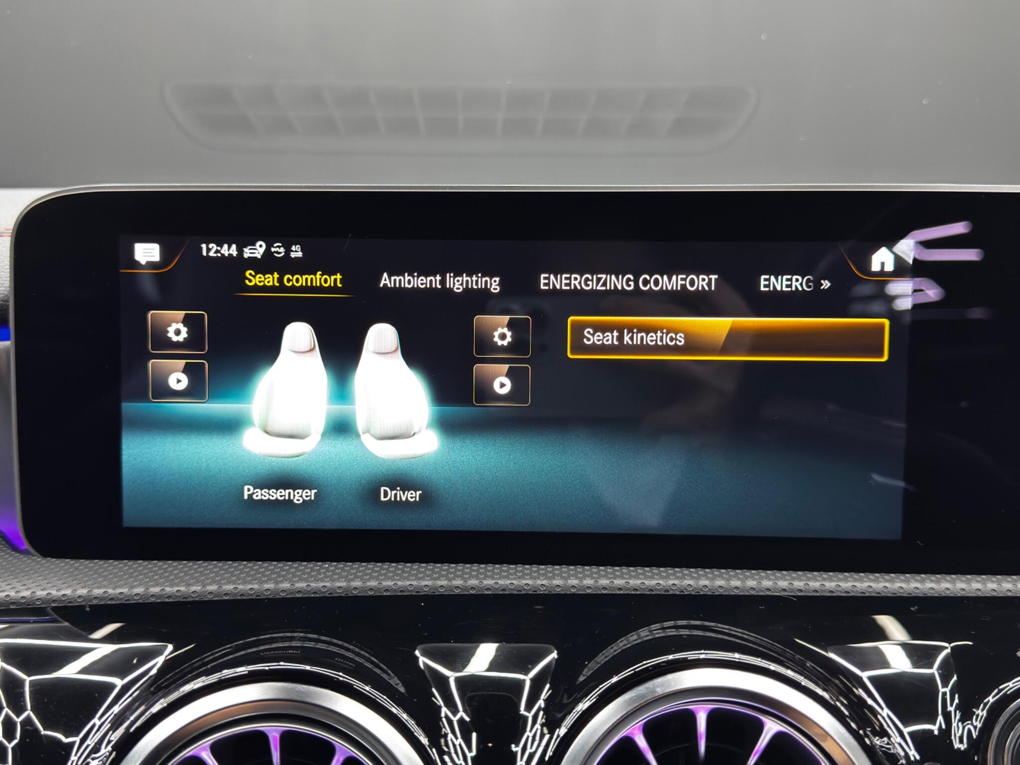 Mercedes-Benz CLA view 35