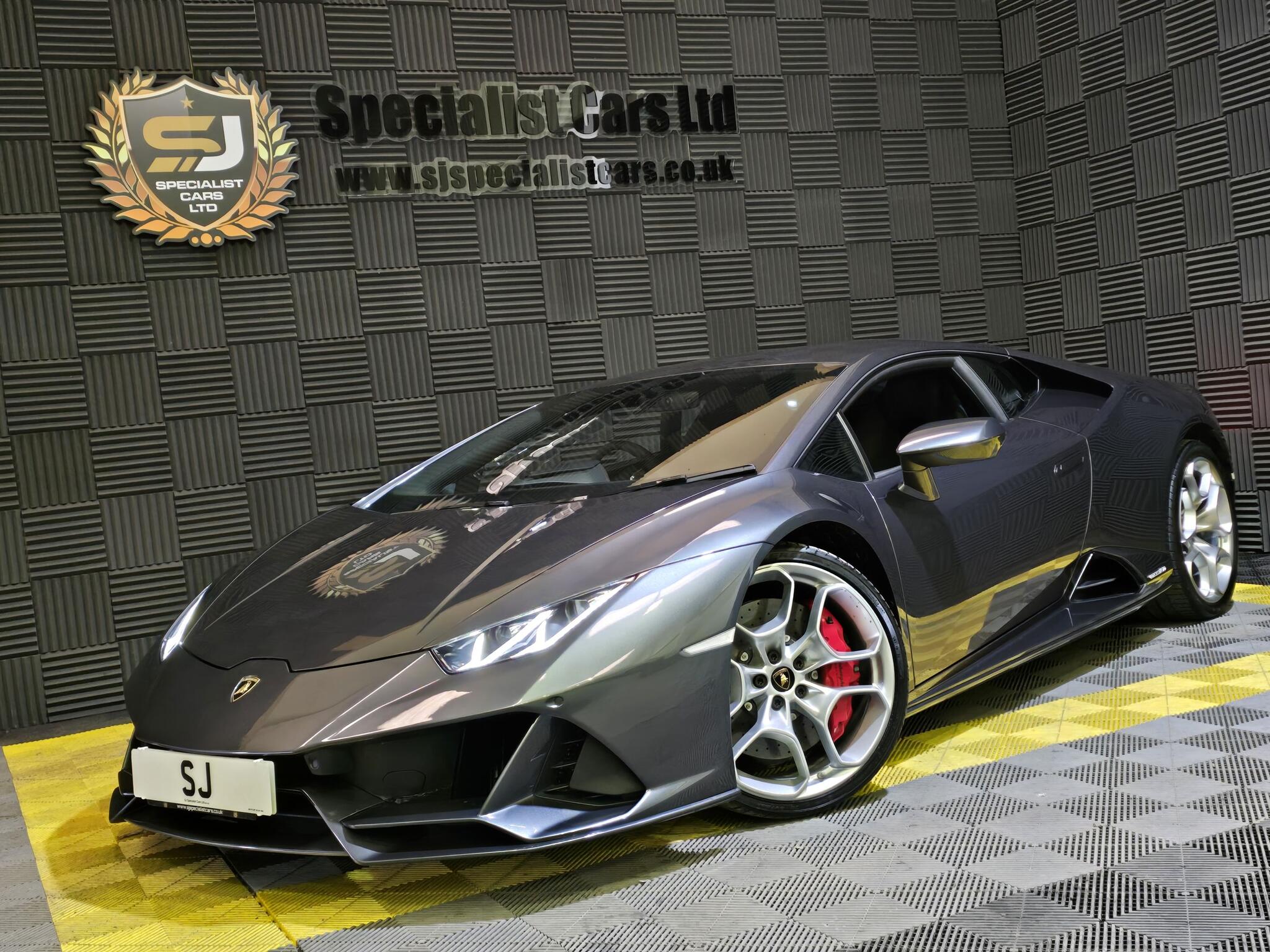 Lamborghini Huracan view 3