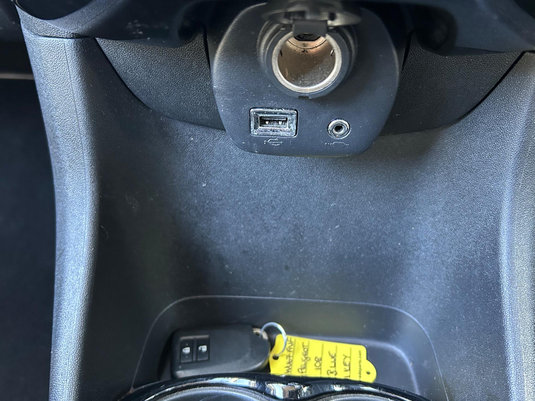 Peugeot 108 view 52