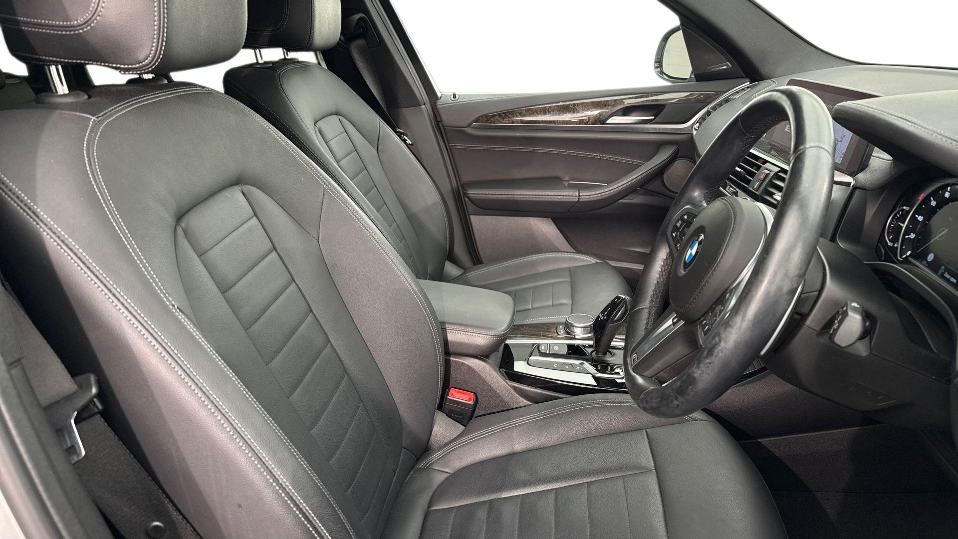 BMW X3 view 11