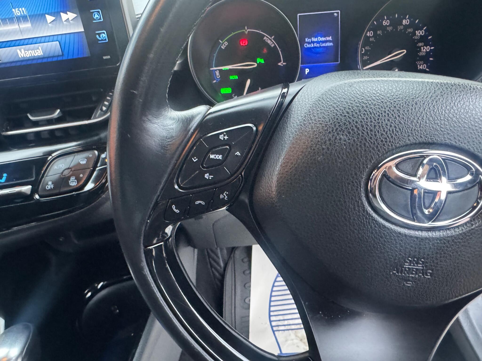 Toyota C-HR view 13