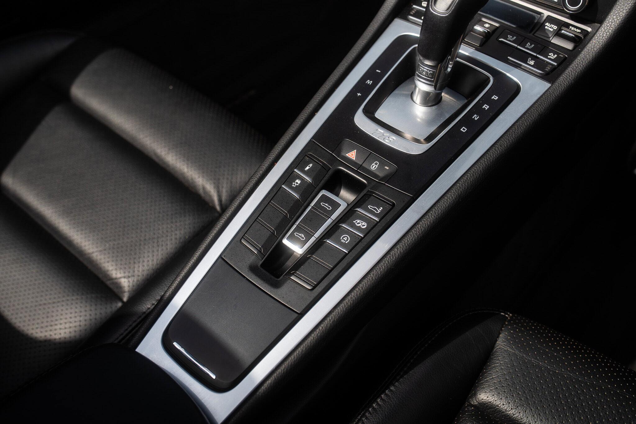 Porsche 718 Boxster view 32