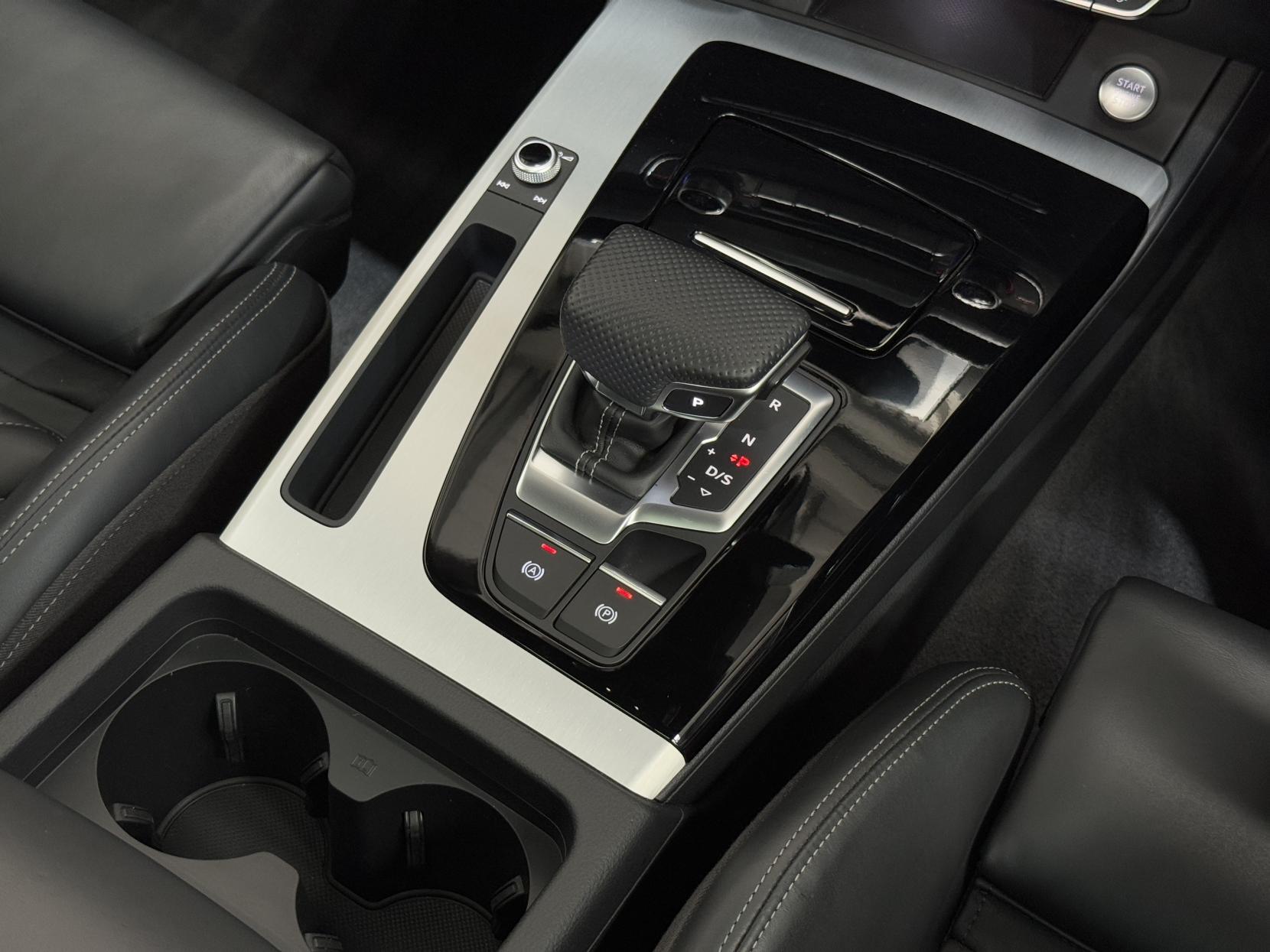 Audi Q5 view 36