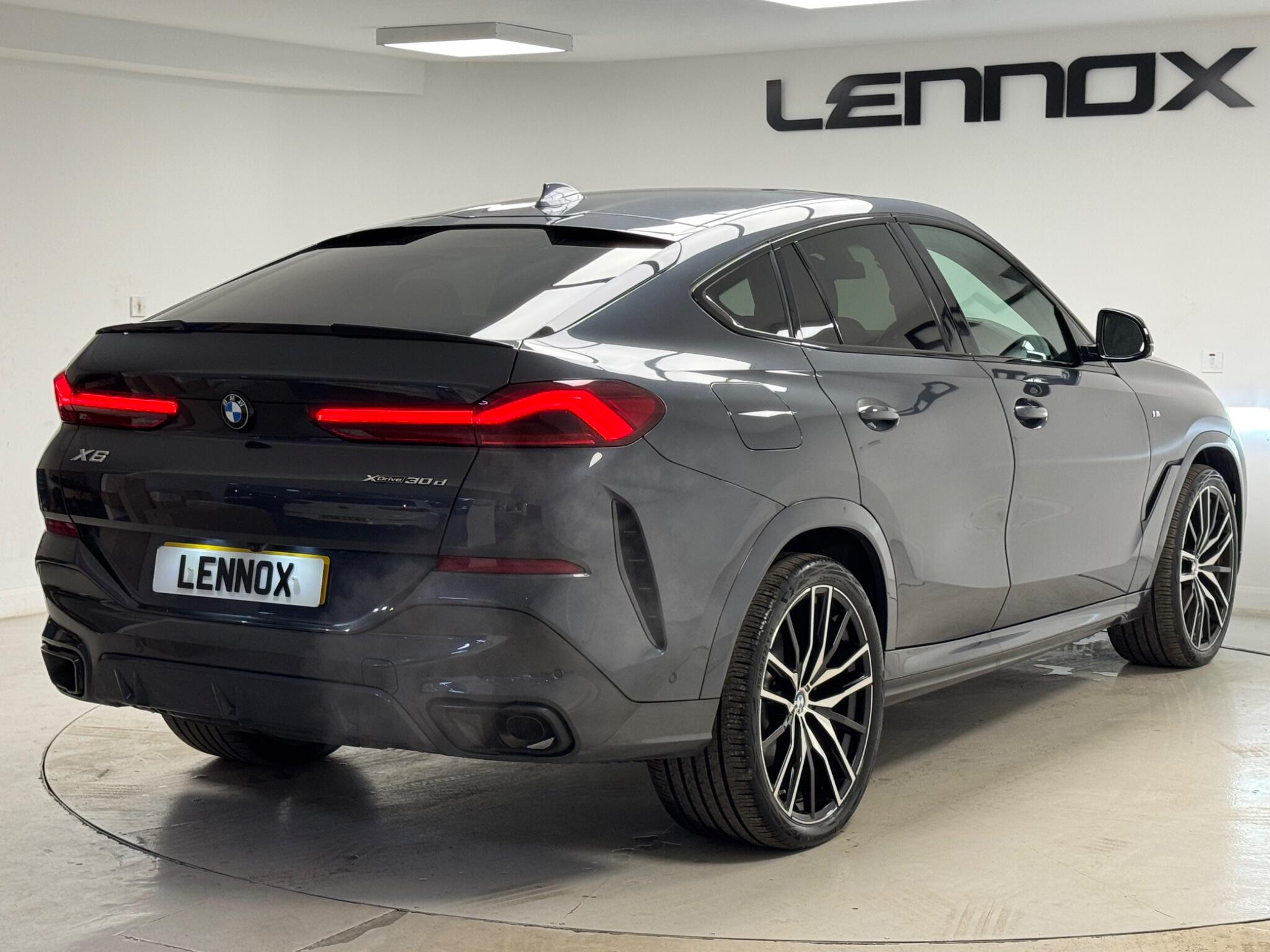 BMW X6 view 8