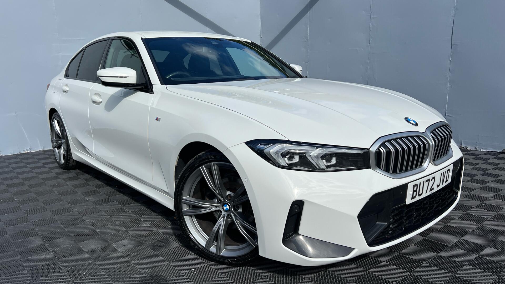 BMW 3 Series view 24