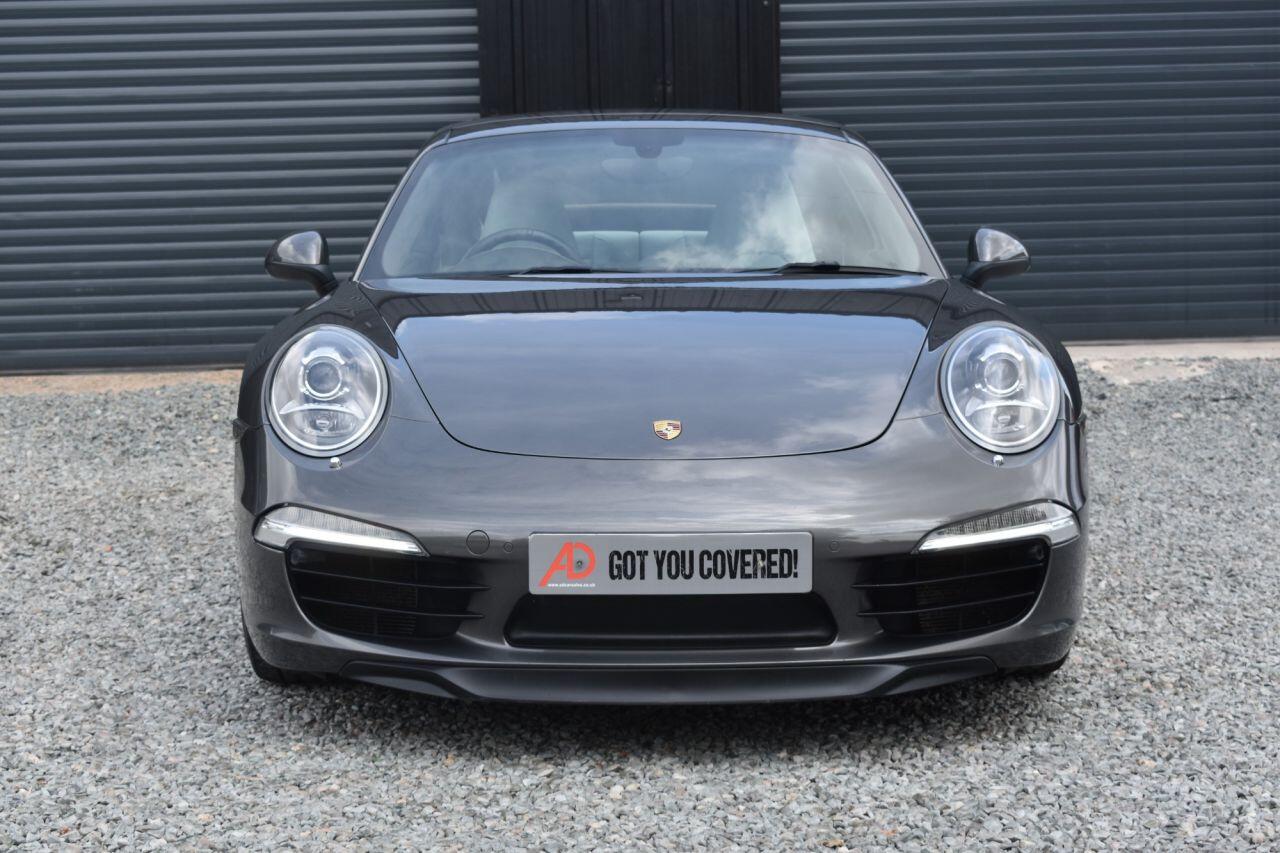 Porsche 911 view 8