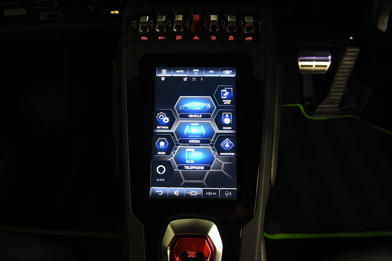 Lamborghini Huracan view 17