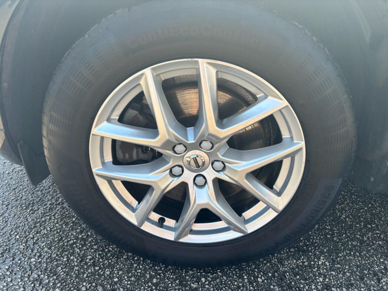 Volvo XC60 view 24