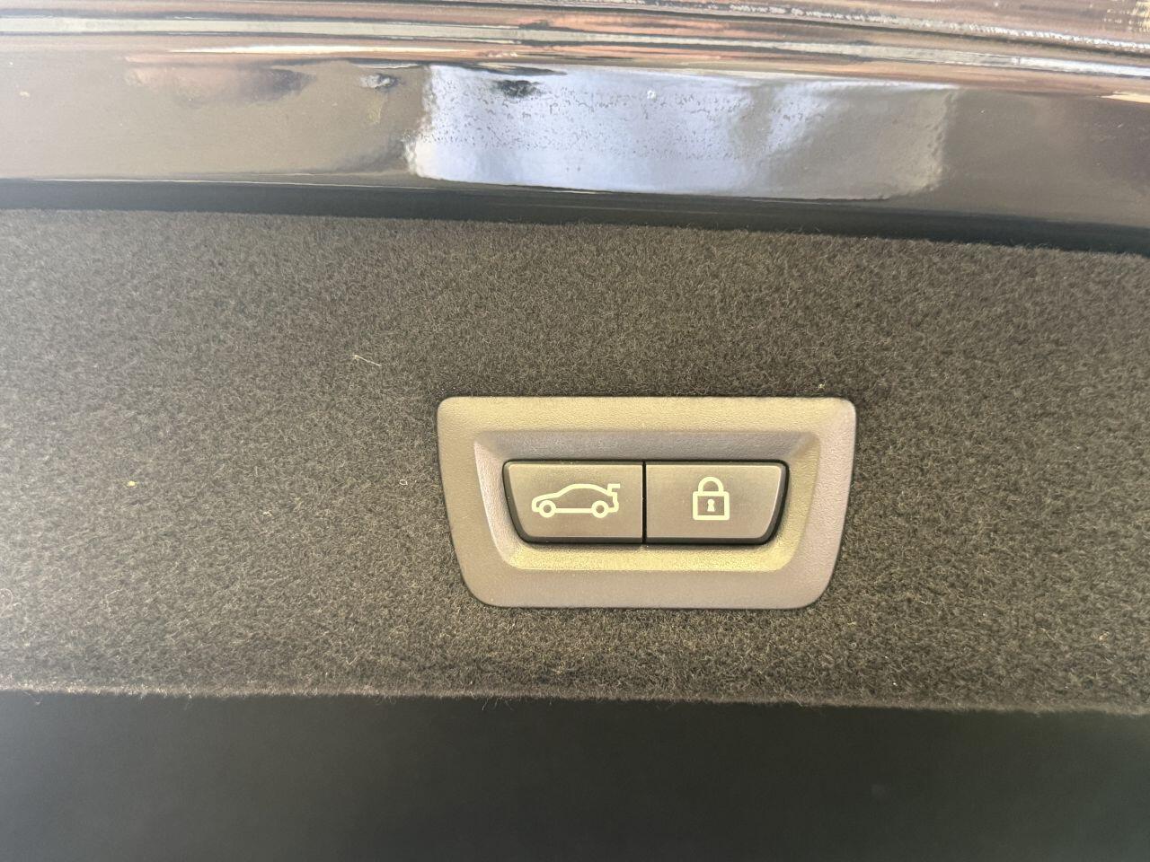 BMW 7 Series view 18